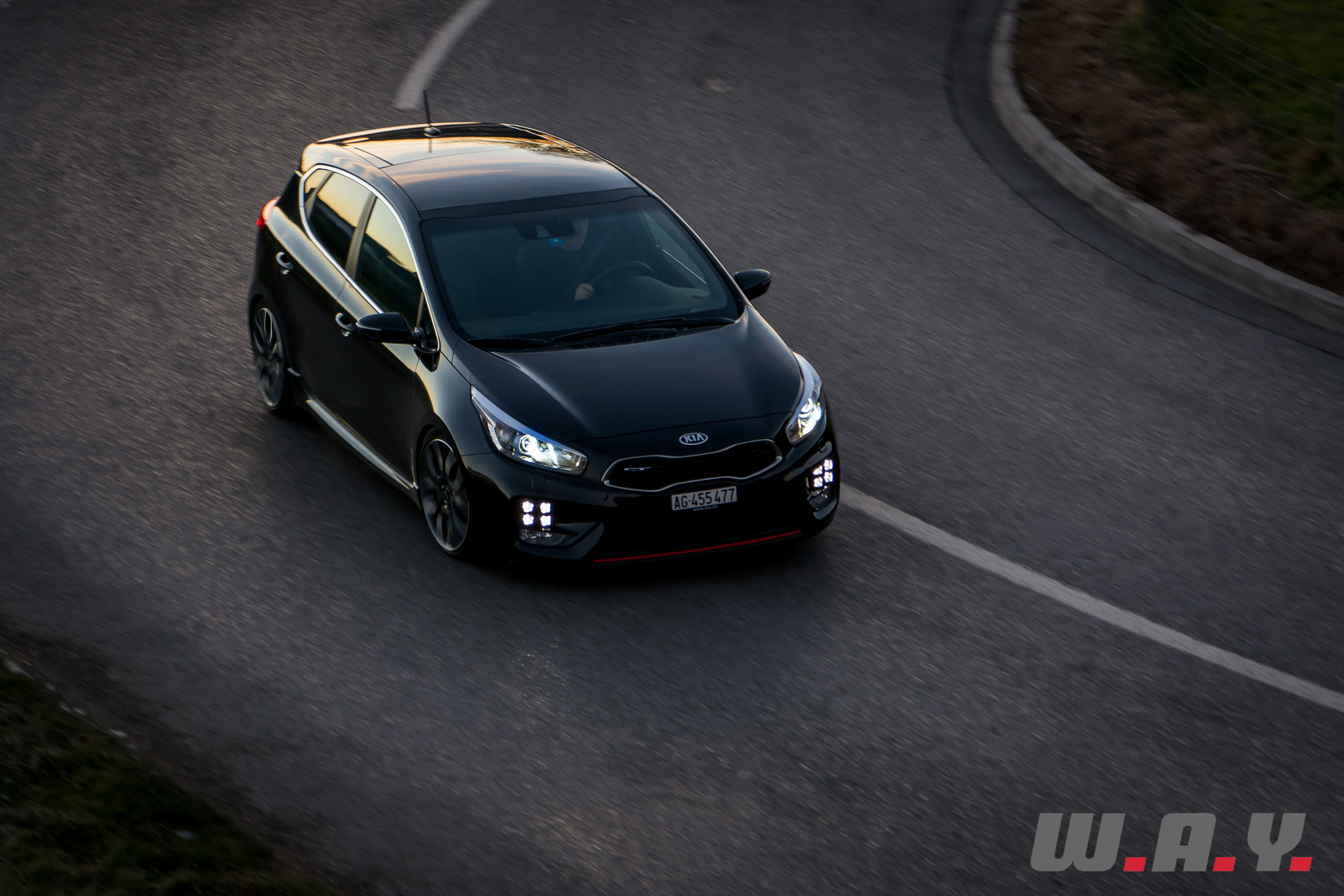 KiaCeedGT-01