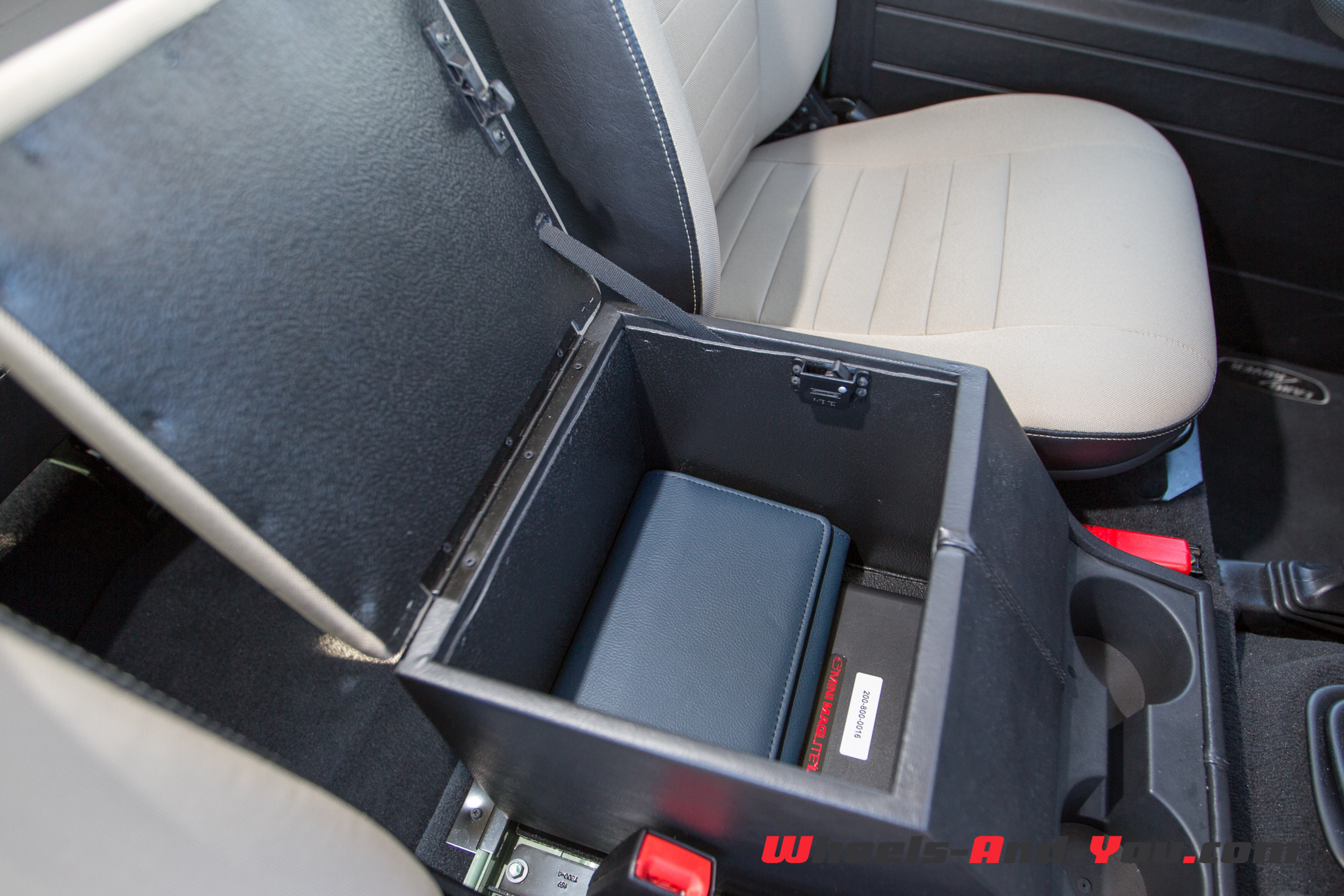 LRDefenderHeritage 48