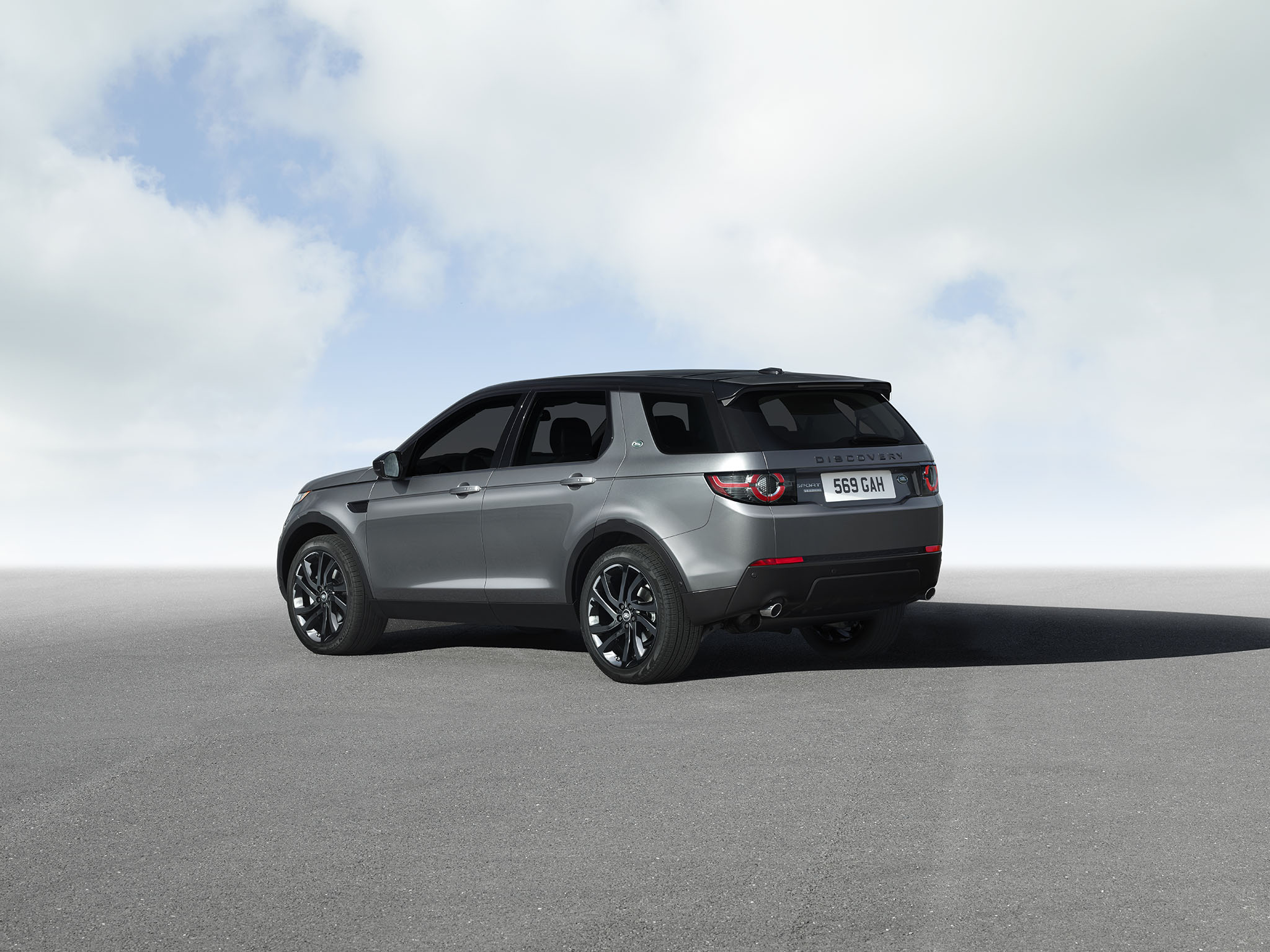 LRDiscoverySport 02