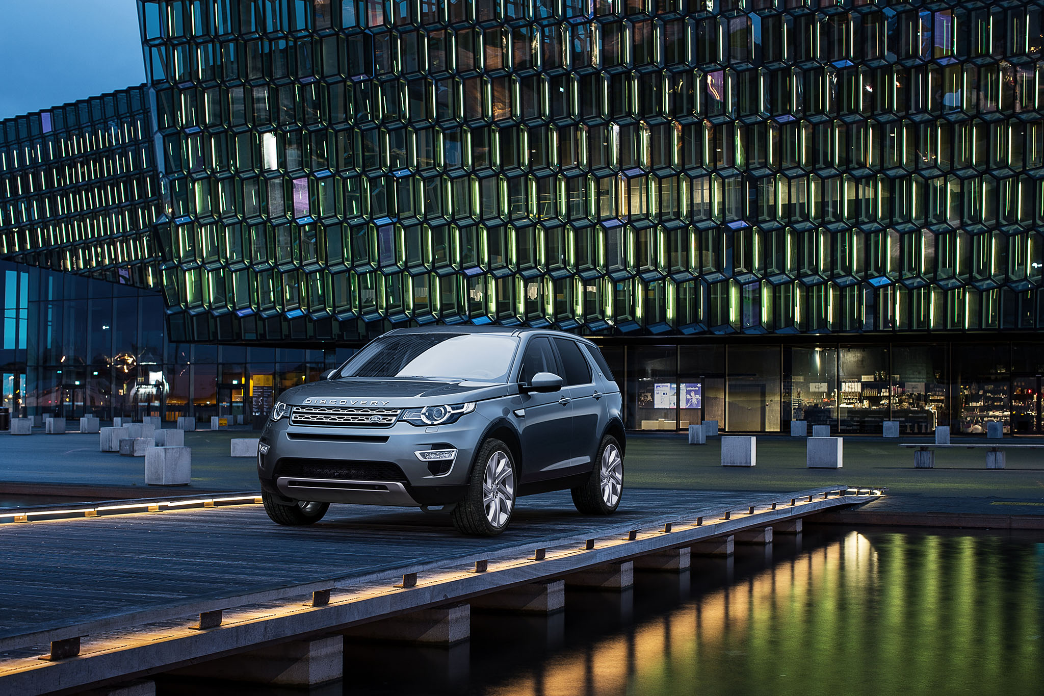 LRDiscoverySport 11