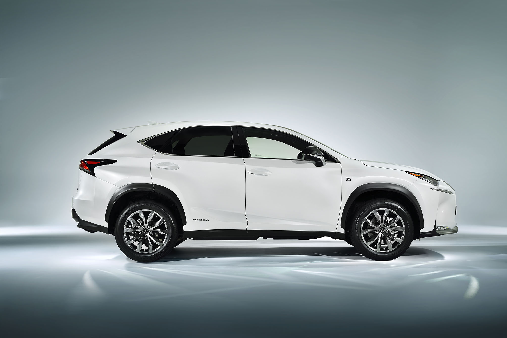 LexusNX 10
