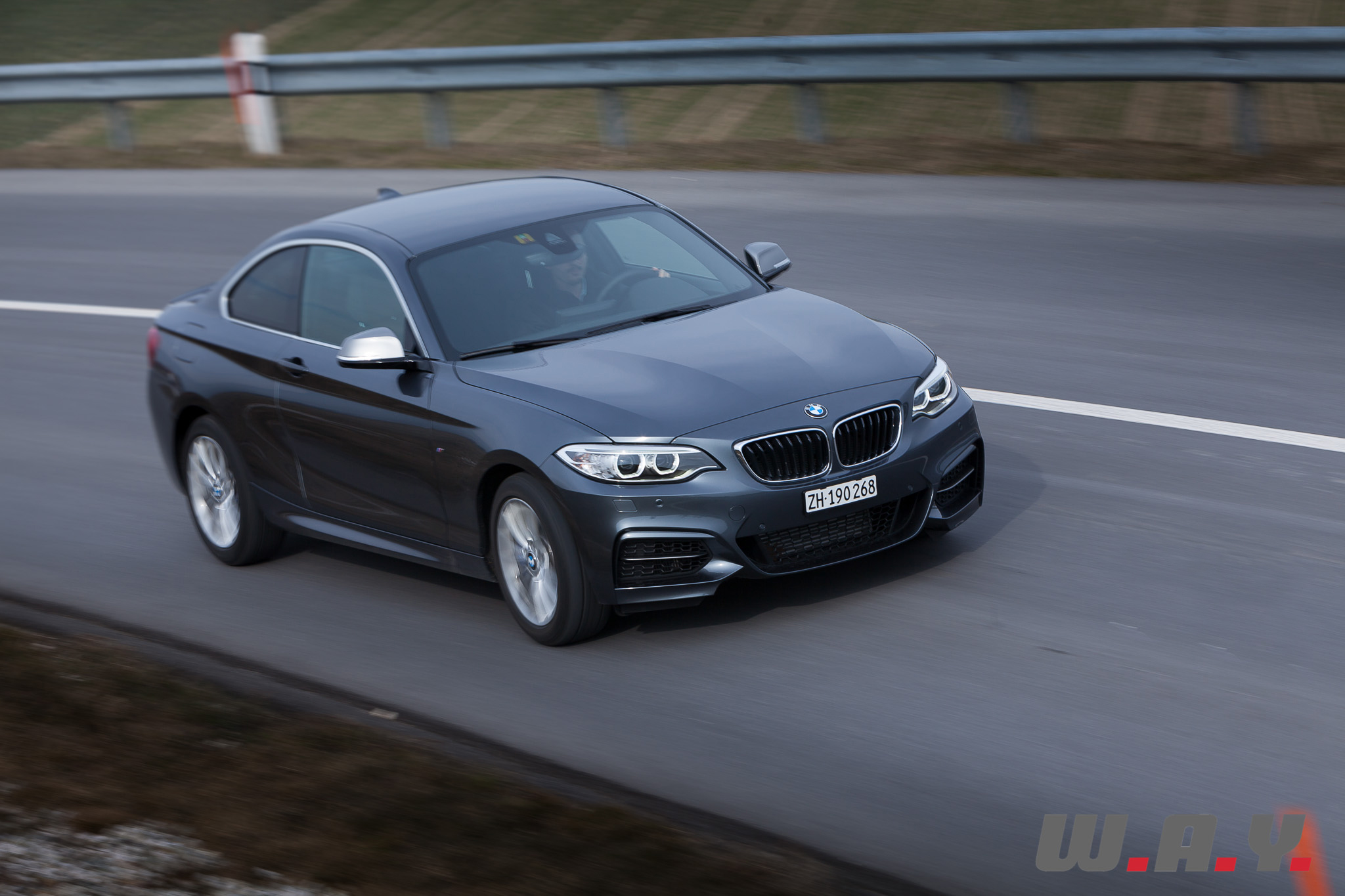 M235i-25