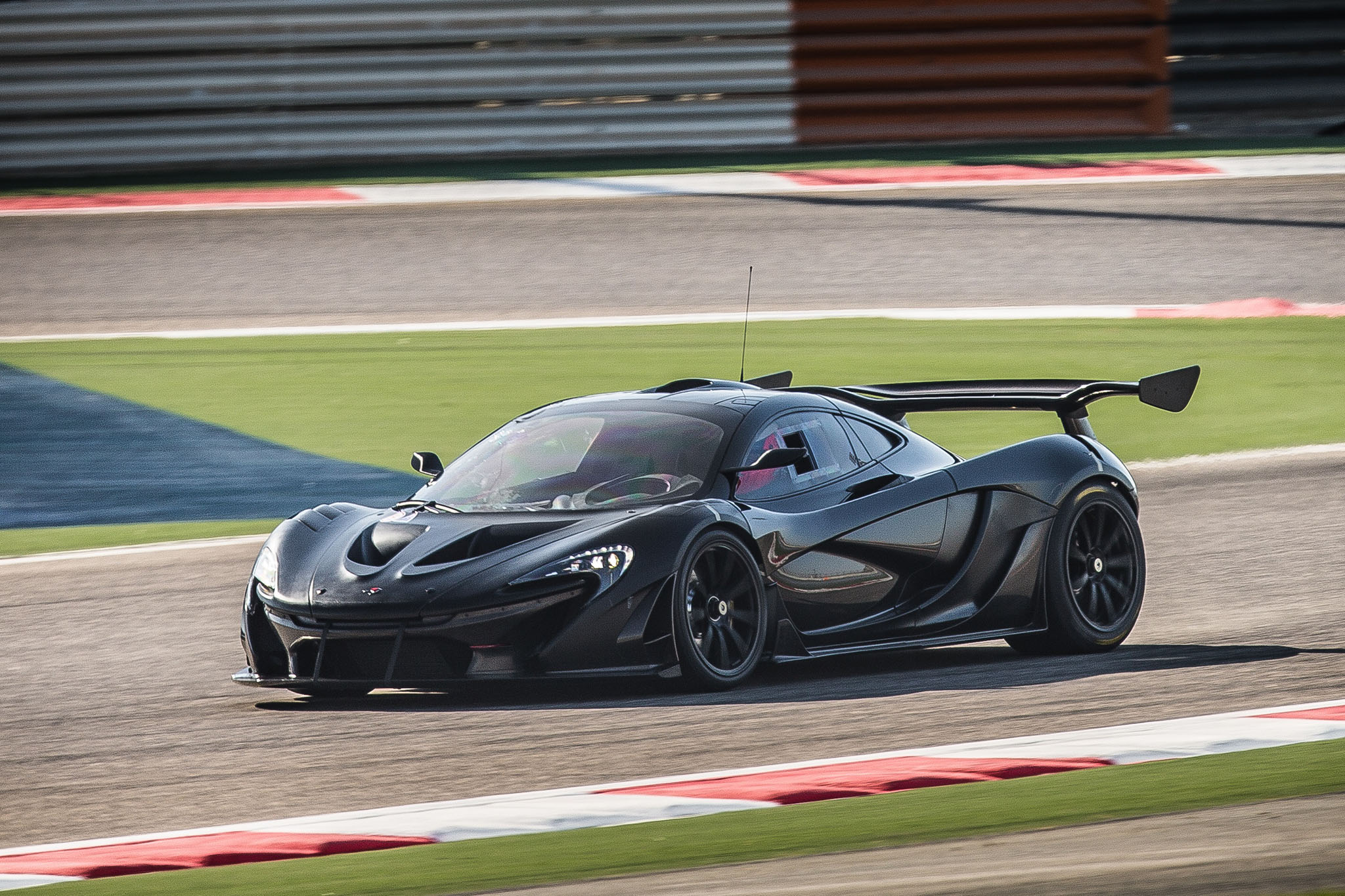 McLarenP1GTR 01