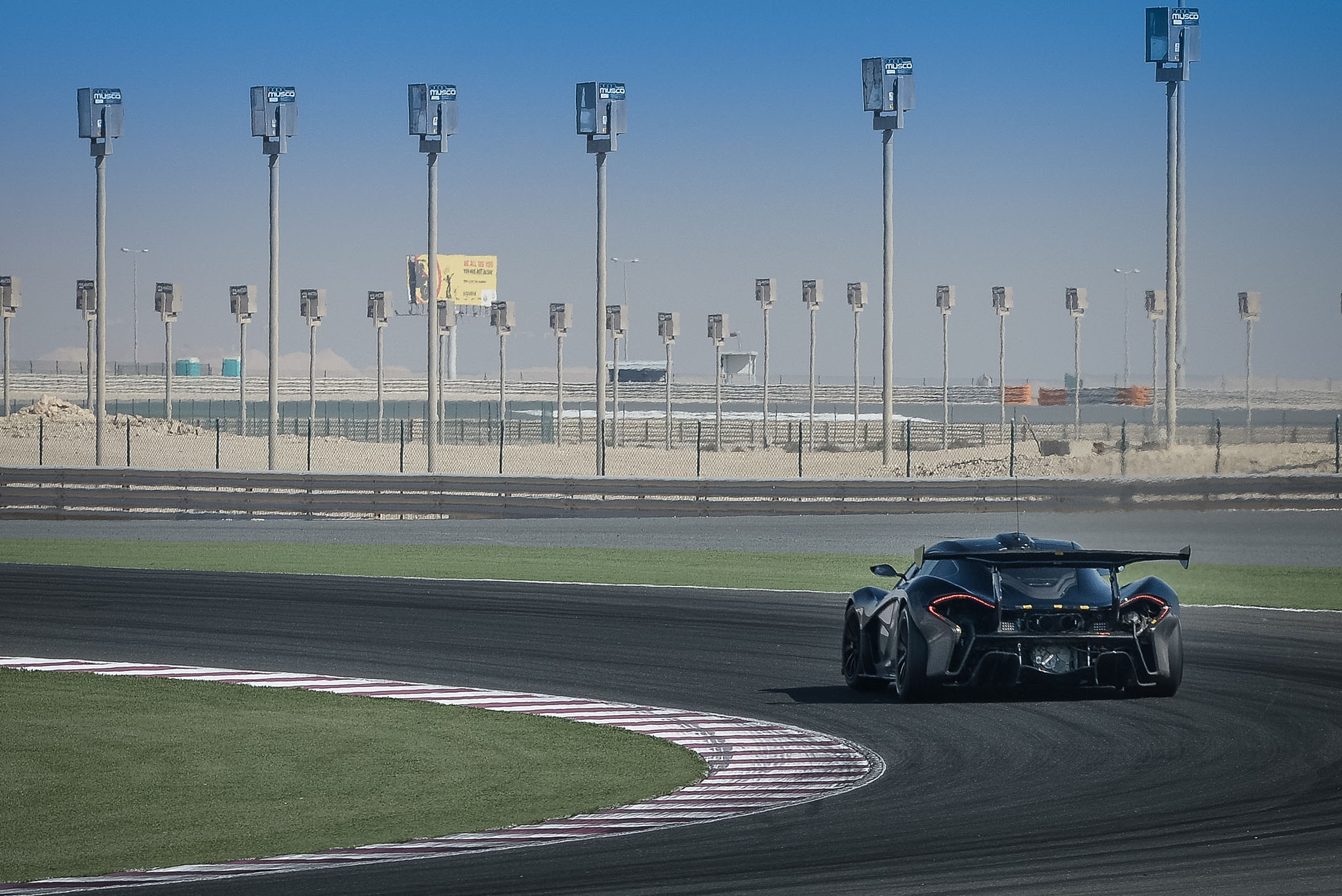 McLarenP1GTR 09