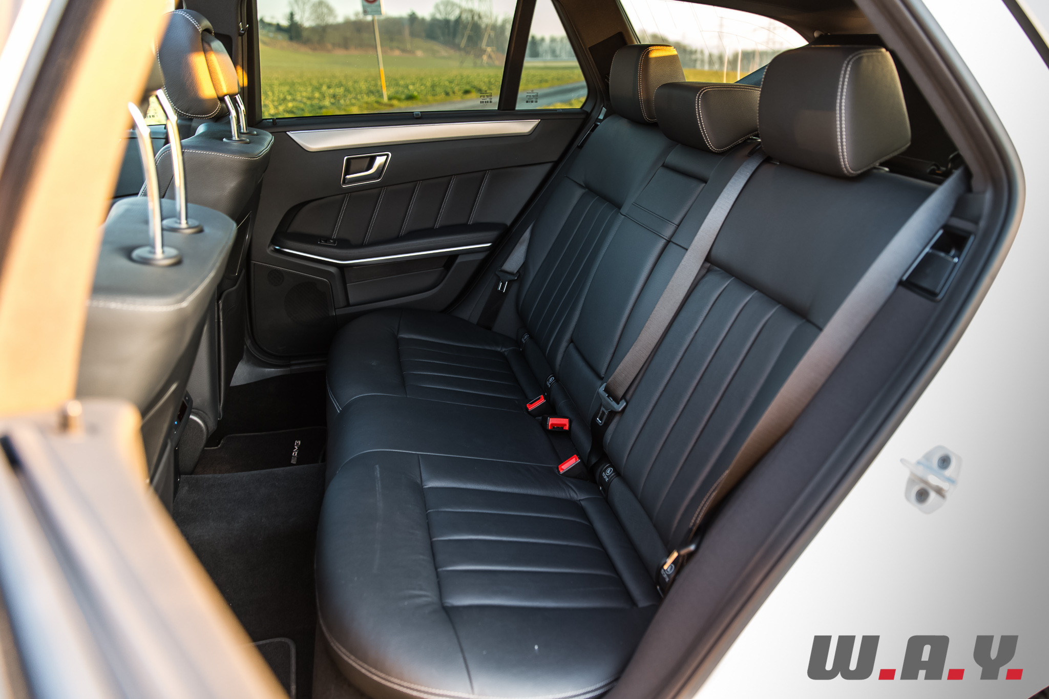 MercedesBenzE350T4M-1