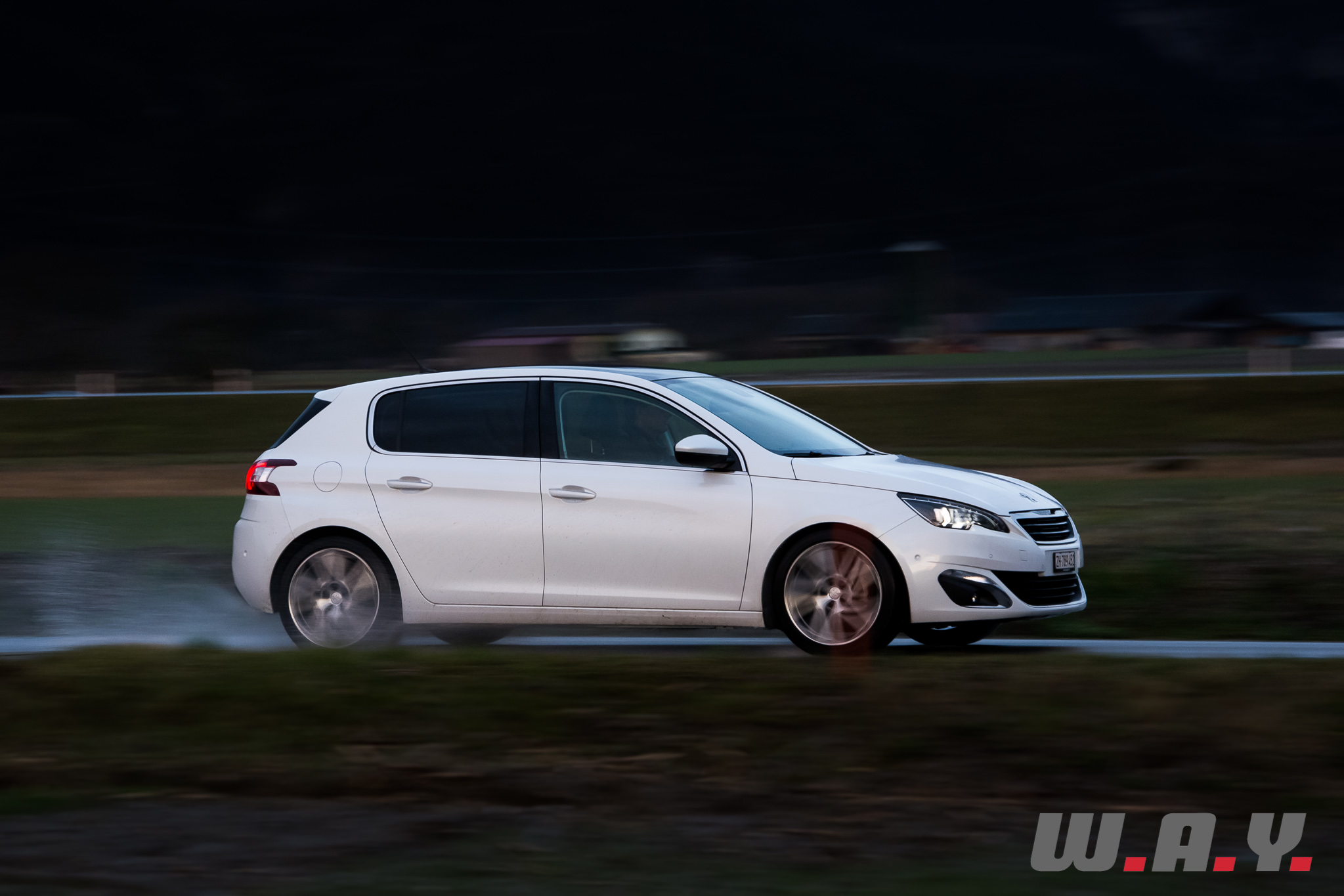 Peugeot308-1