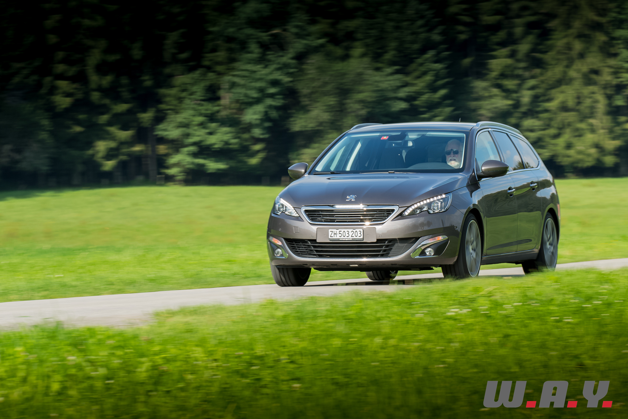 Peugeot308SW-12