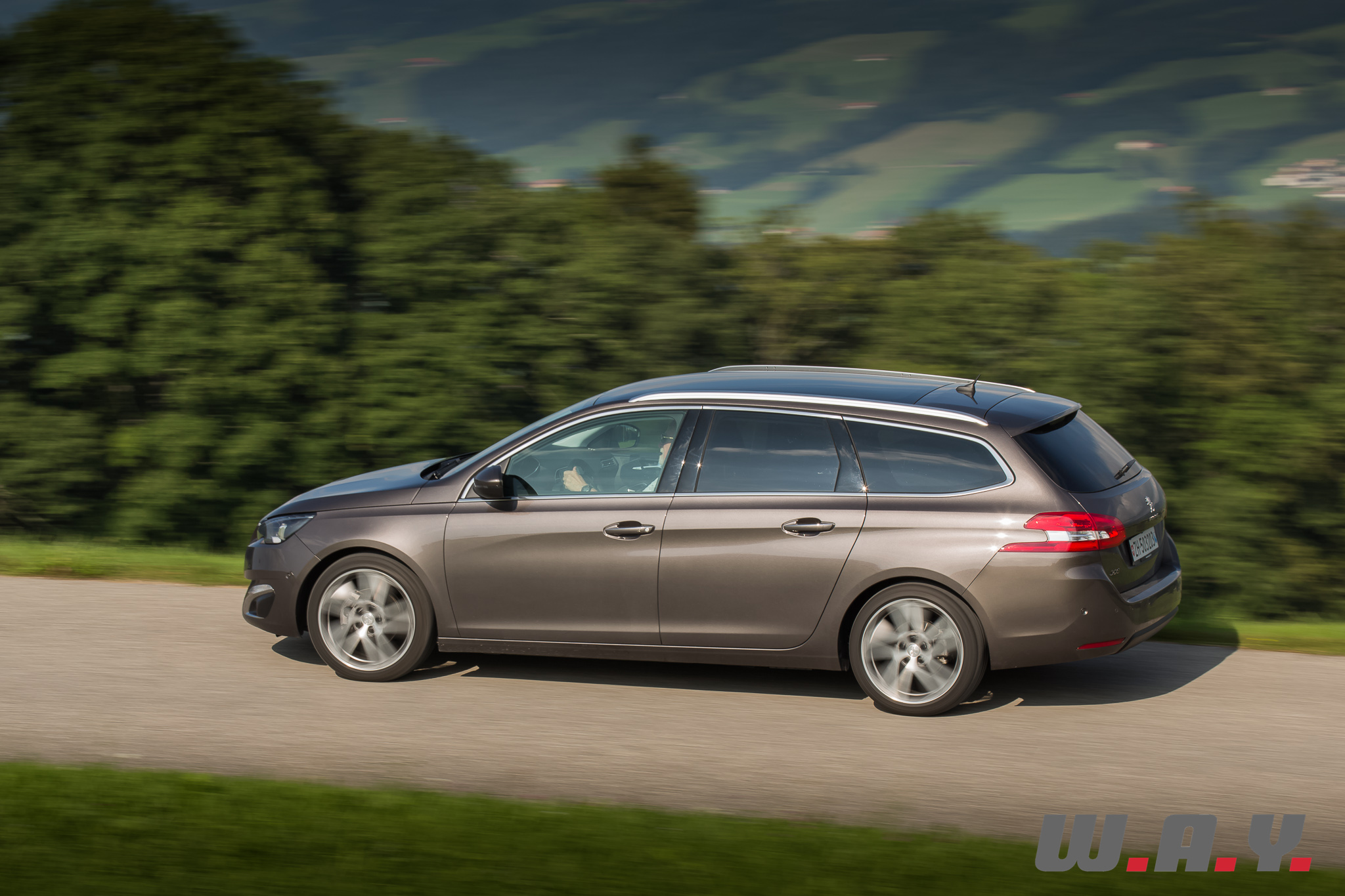 Peugeot308SW-21