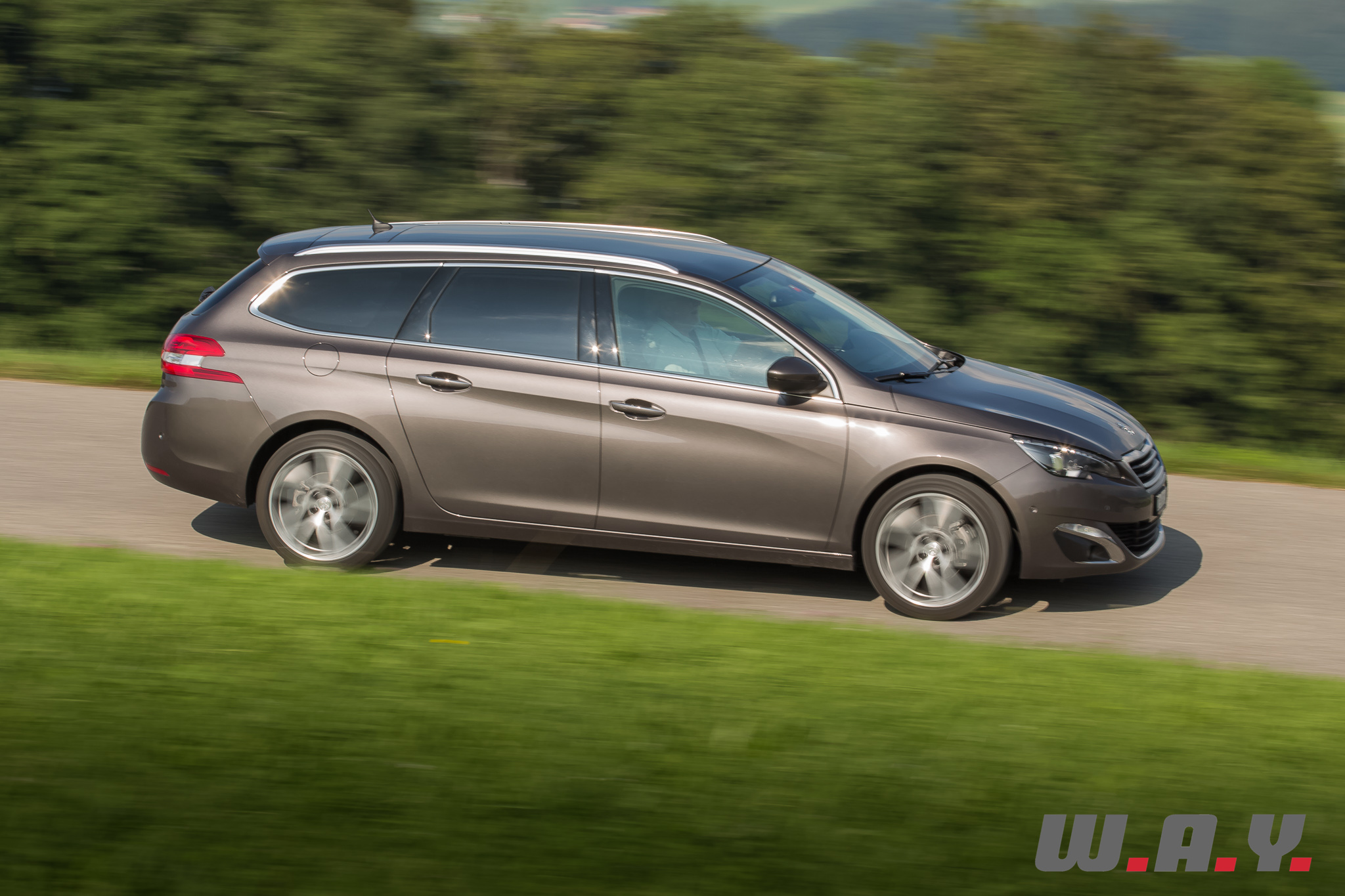 Peugeot308SW-23