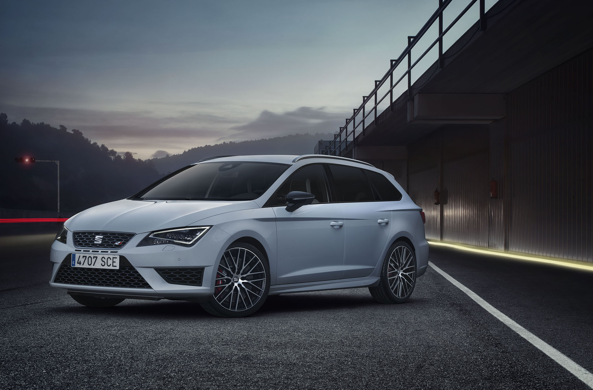 SeatLeonSTCupra 01