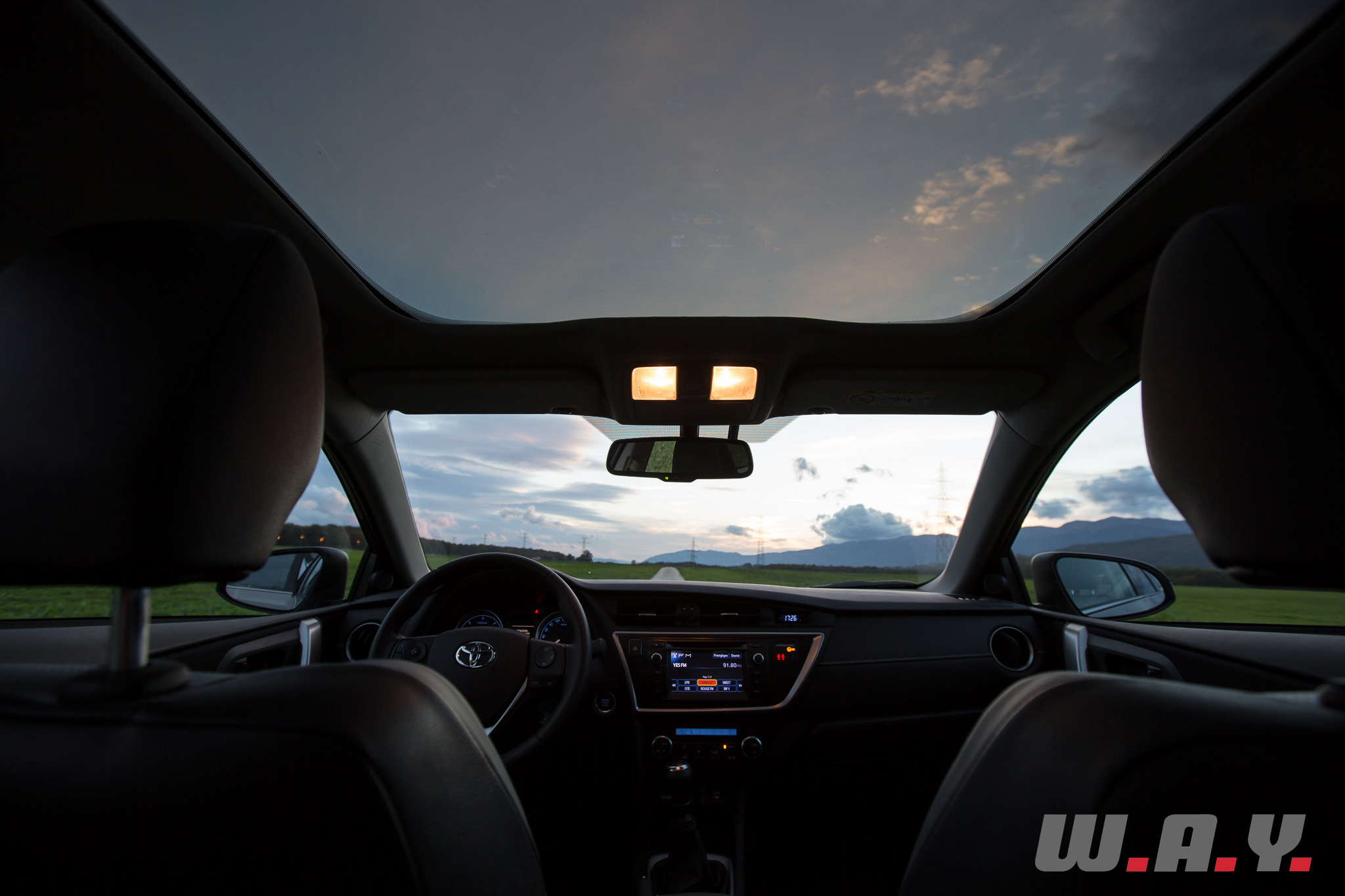 ToyotaAurisTouringSport-15