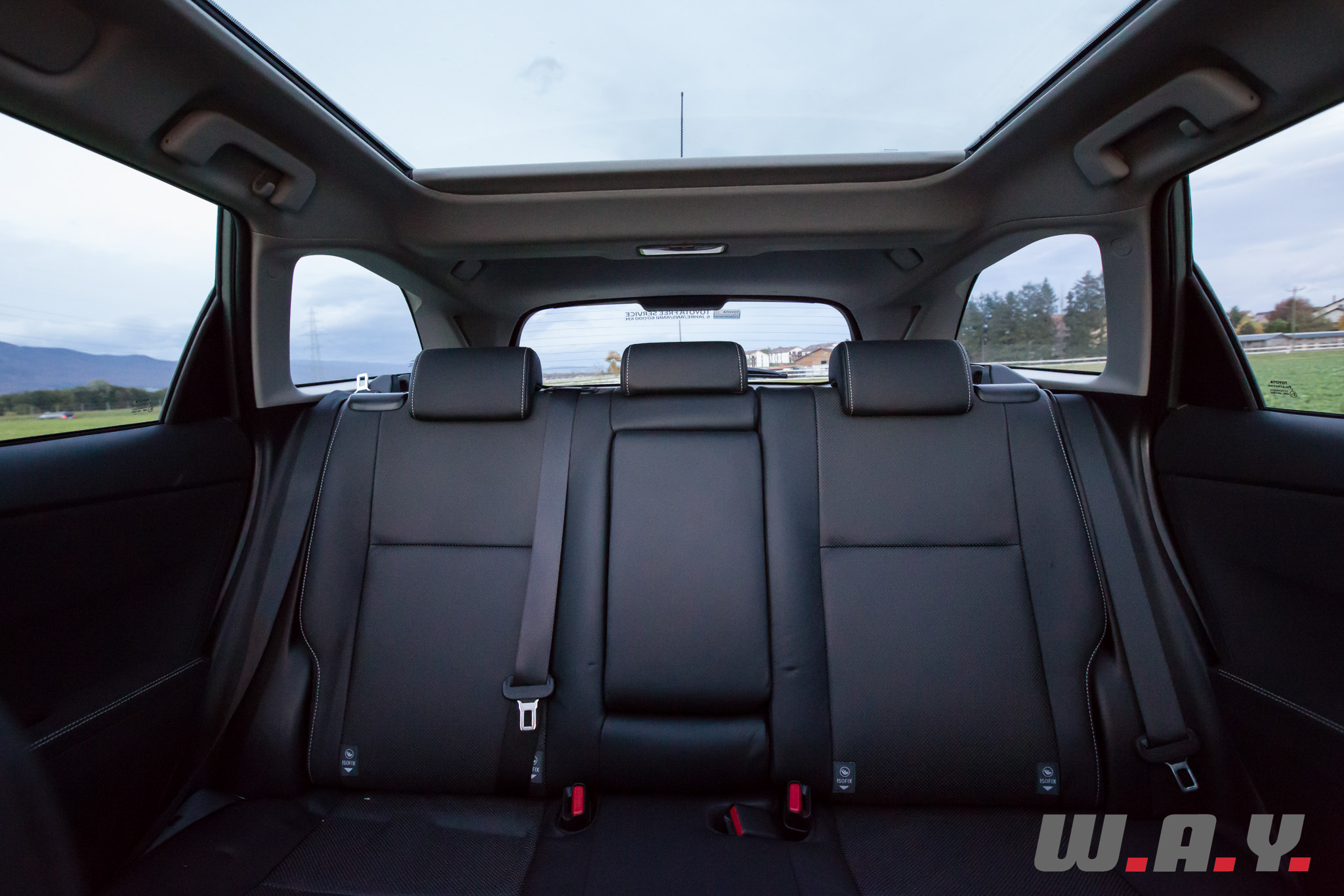 ToyotaAurisTouringSport-19