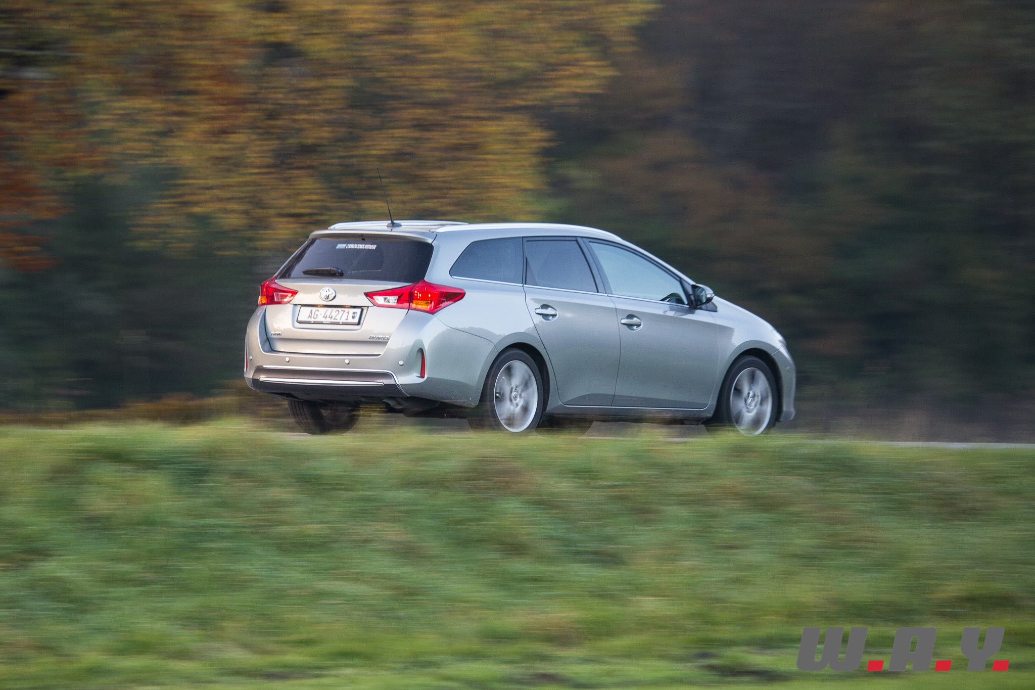 ToyotaAurisTouringSport-30