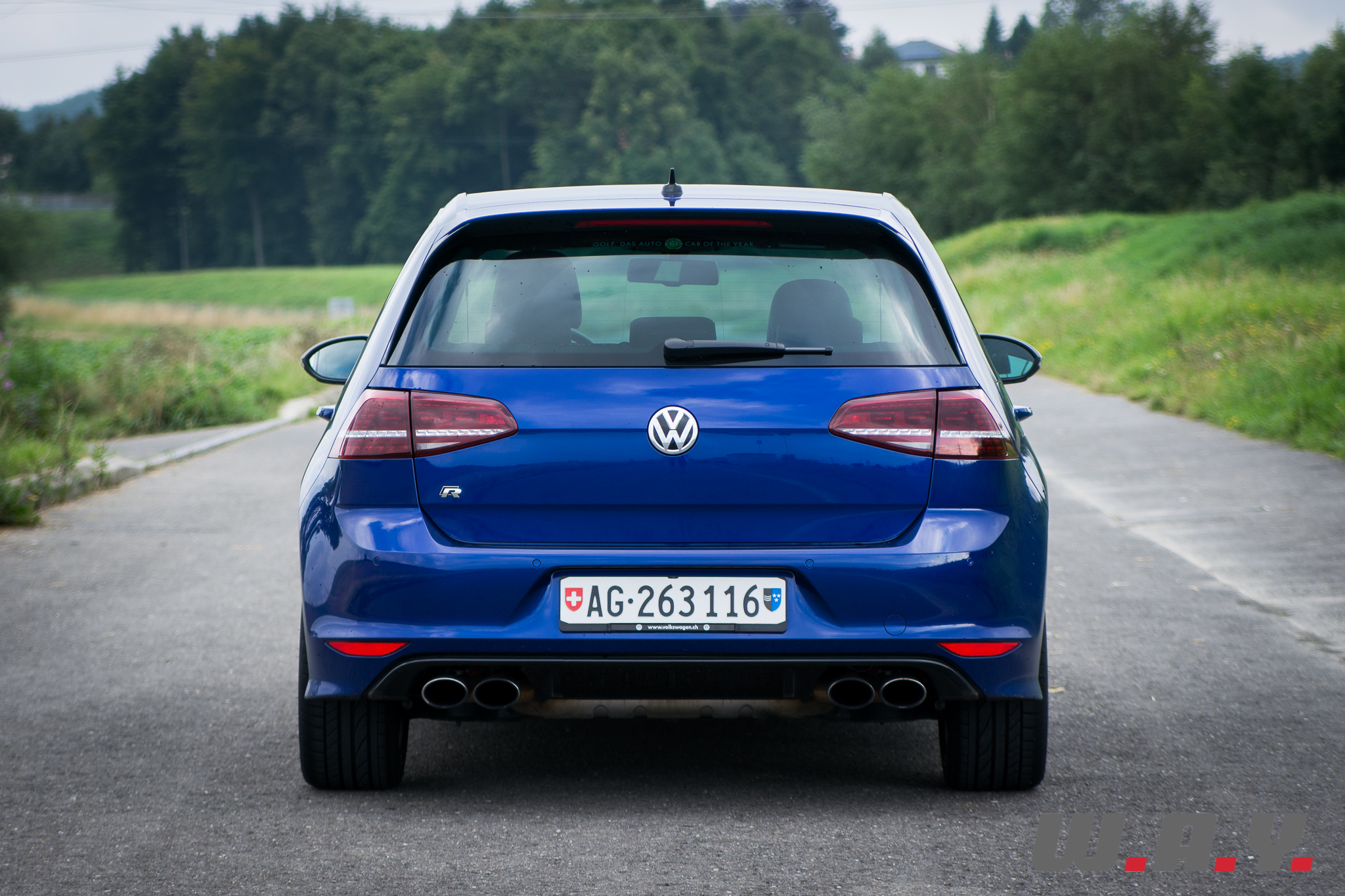 VWGolfR-12