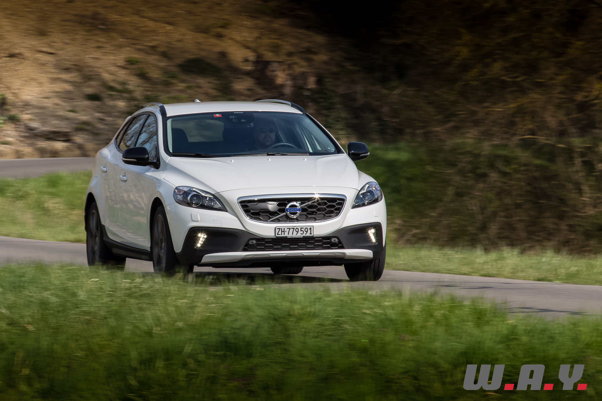 VolvoV40CrossCountryT4AWD-10