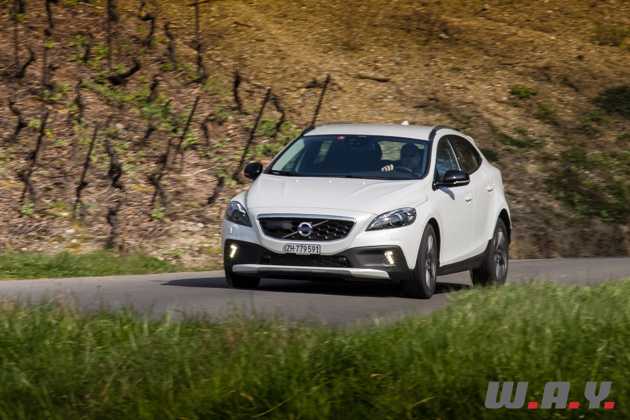 VolvoV40CrossCountryT4AWD-15