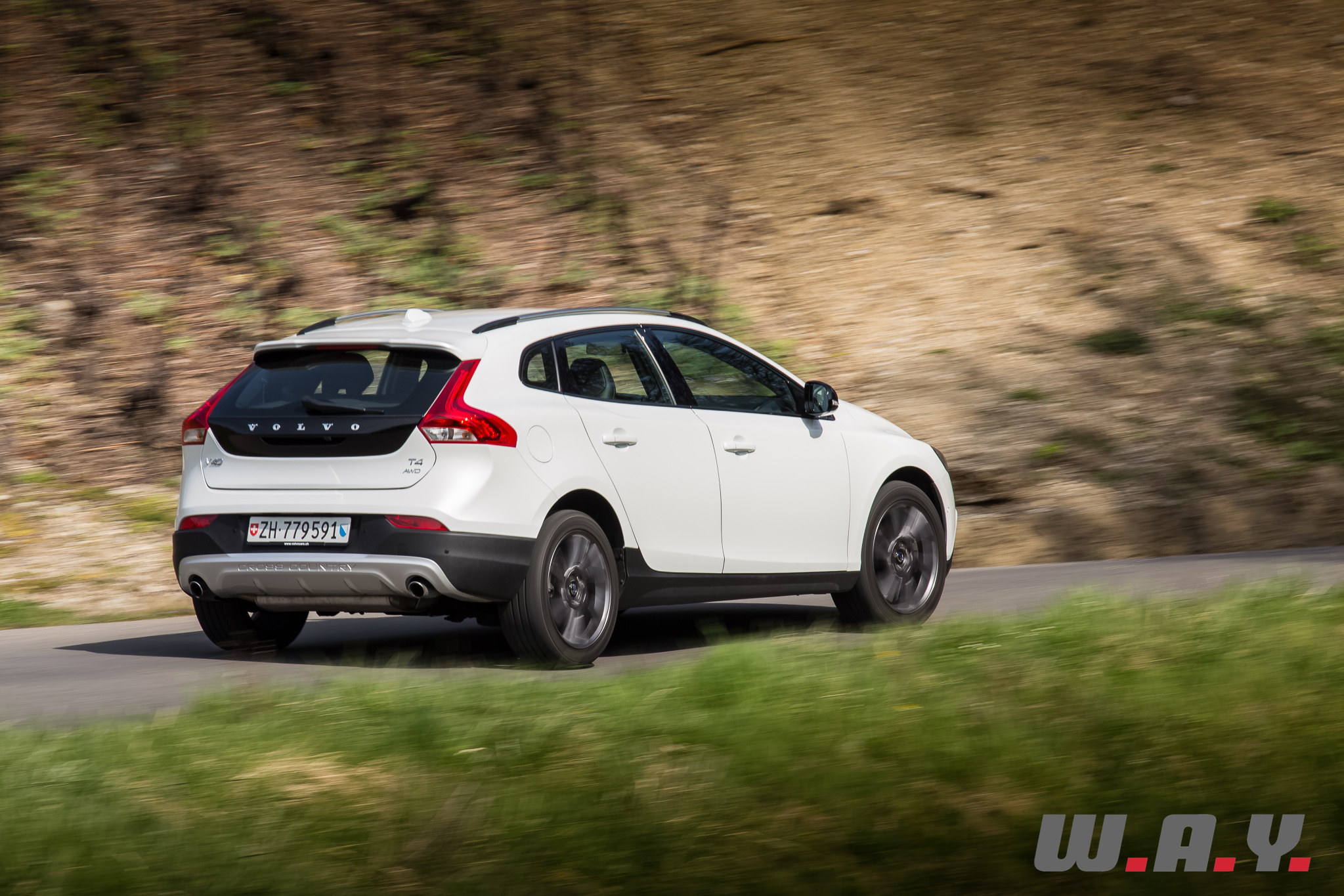 VolvoV40CrossCountryT4AWD-23