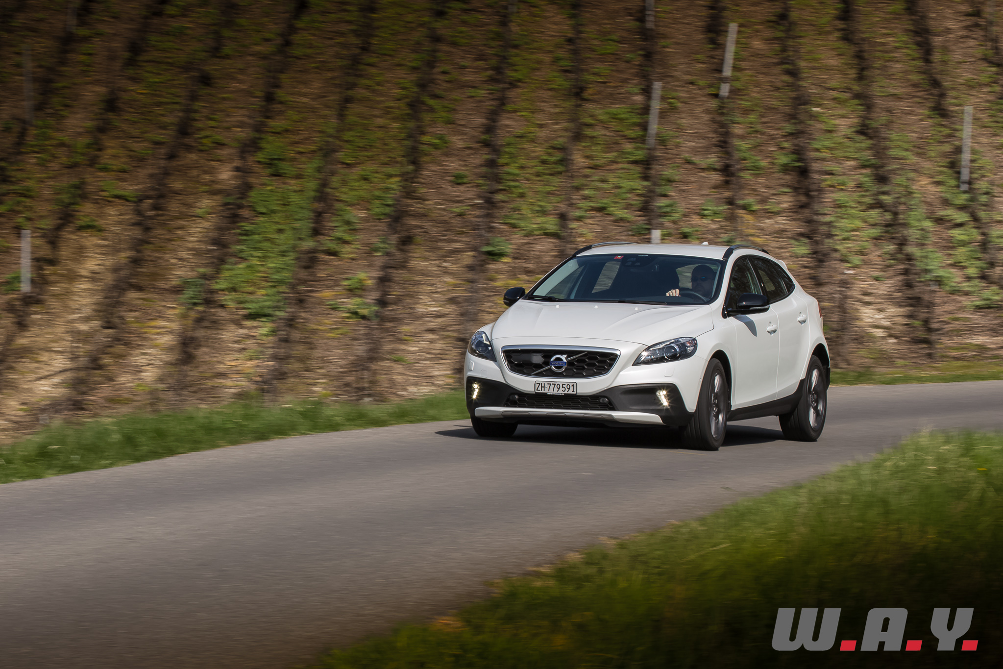 VolvoV40CrossCountryT4AWD-25