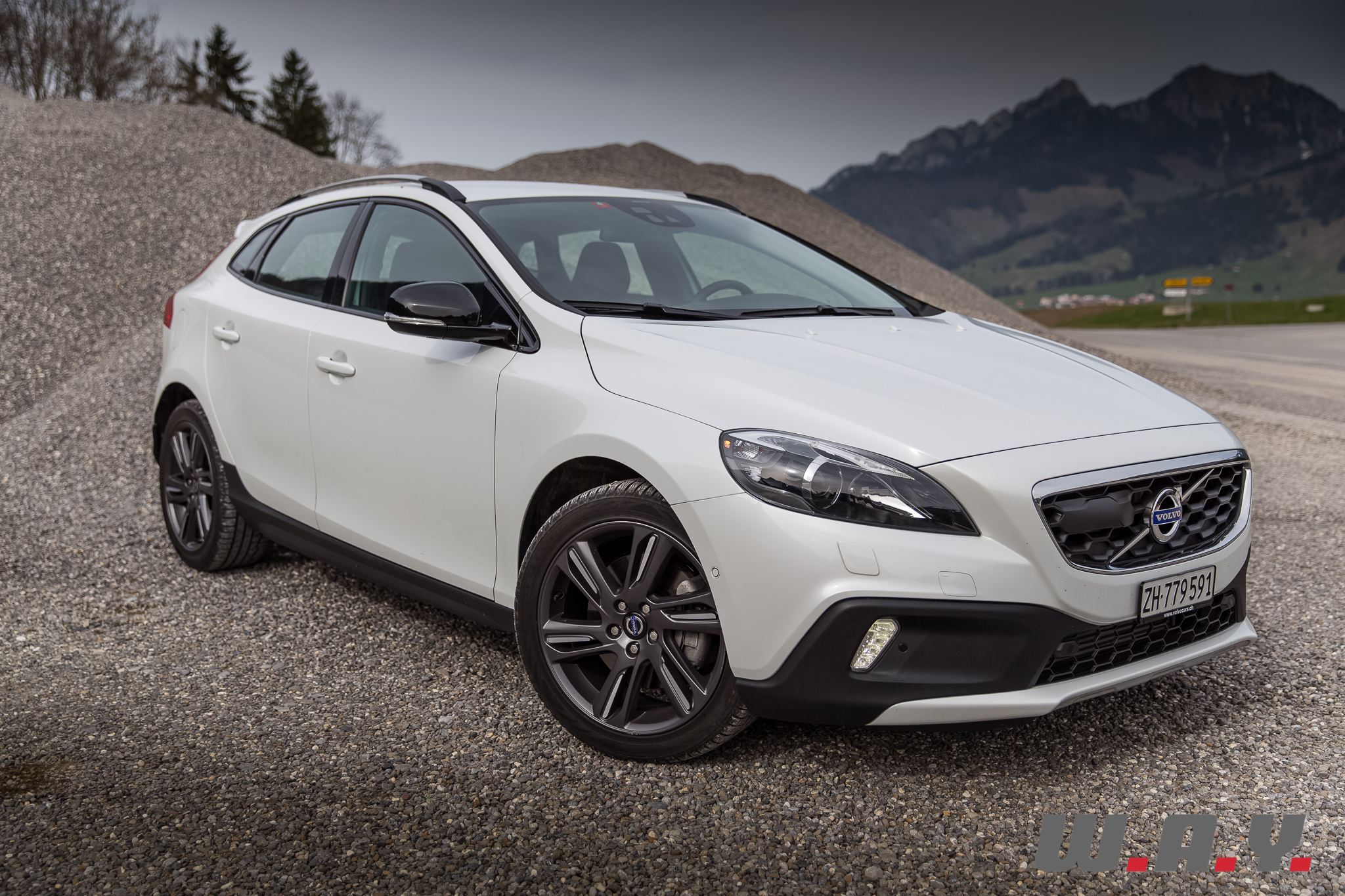 VolvoV40CrossCountryT4AWD-28