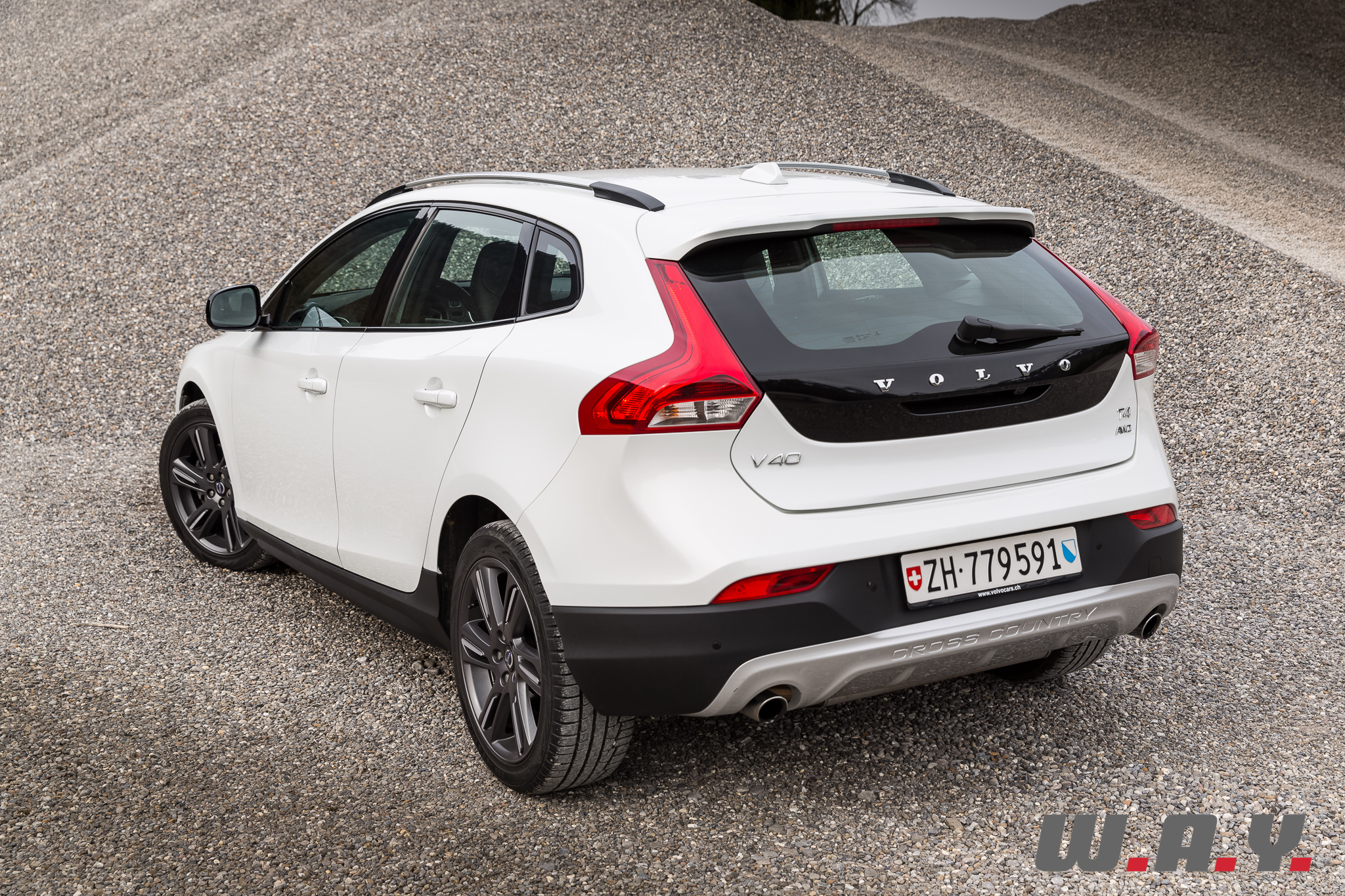 VolvoV40CrossCountryT4AWD-31