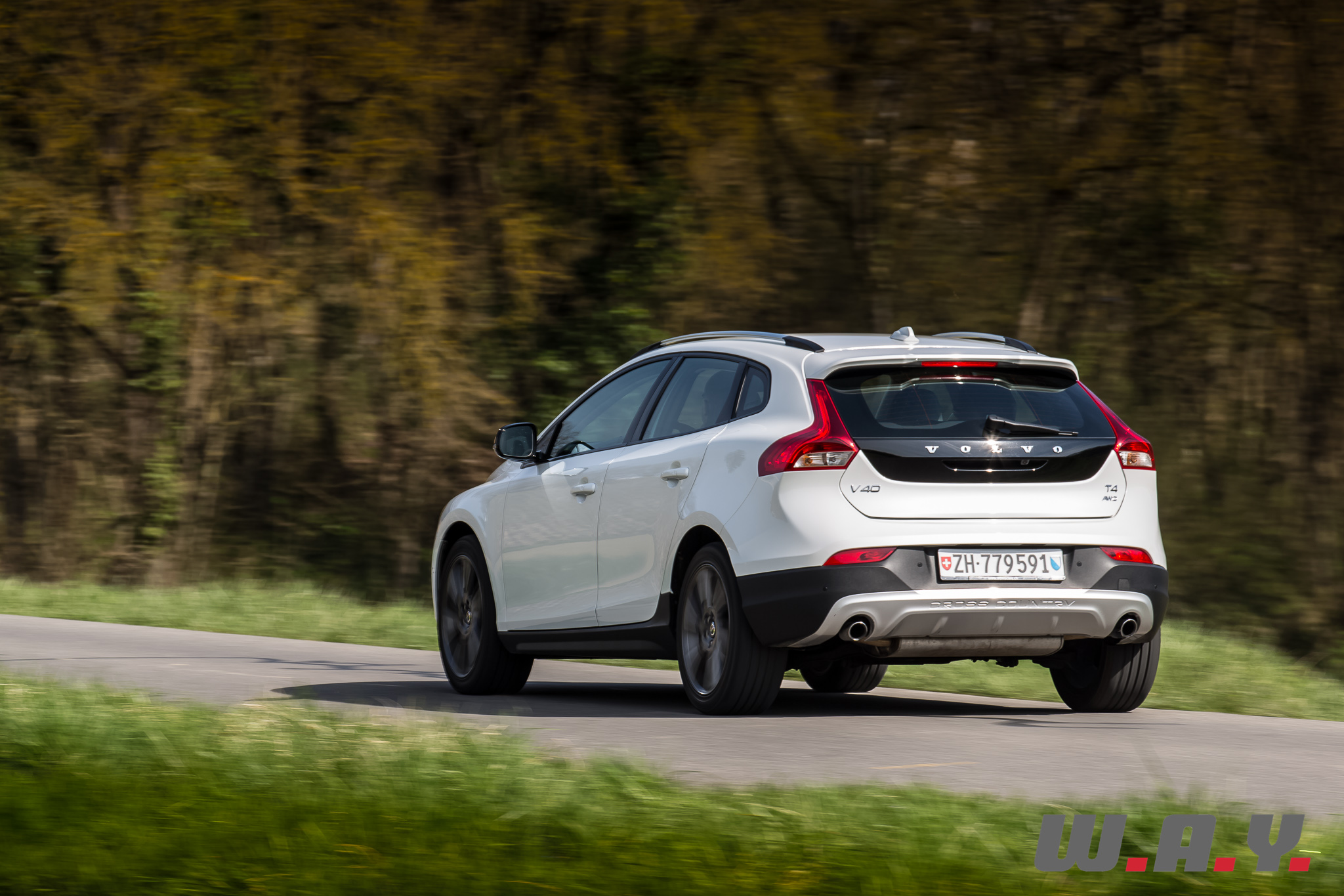 VolvoV40CrossCountryT4AWD-9