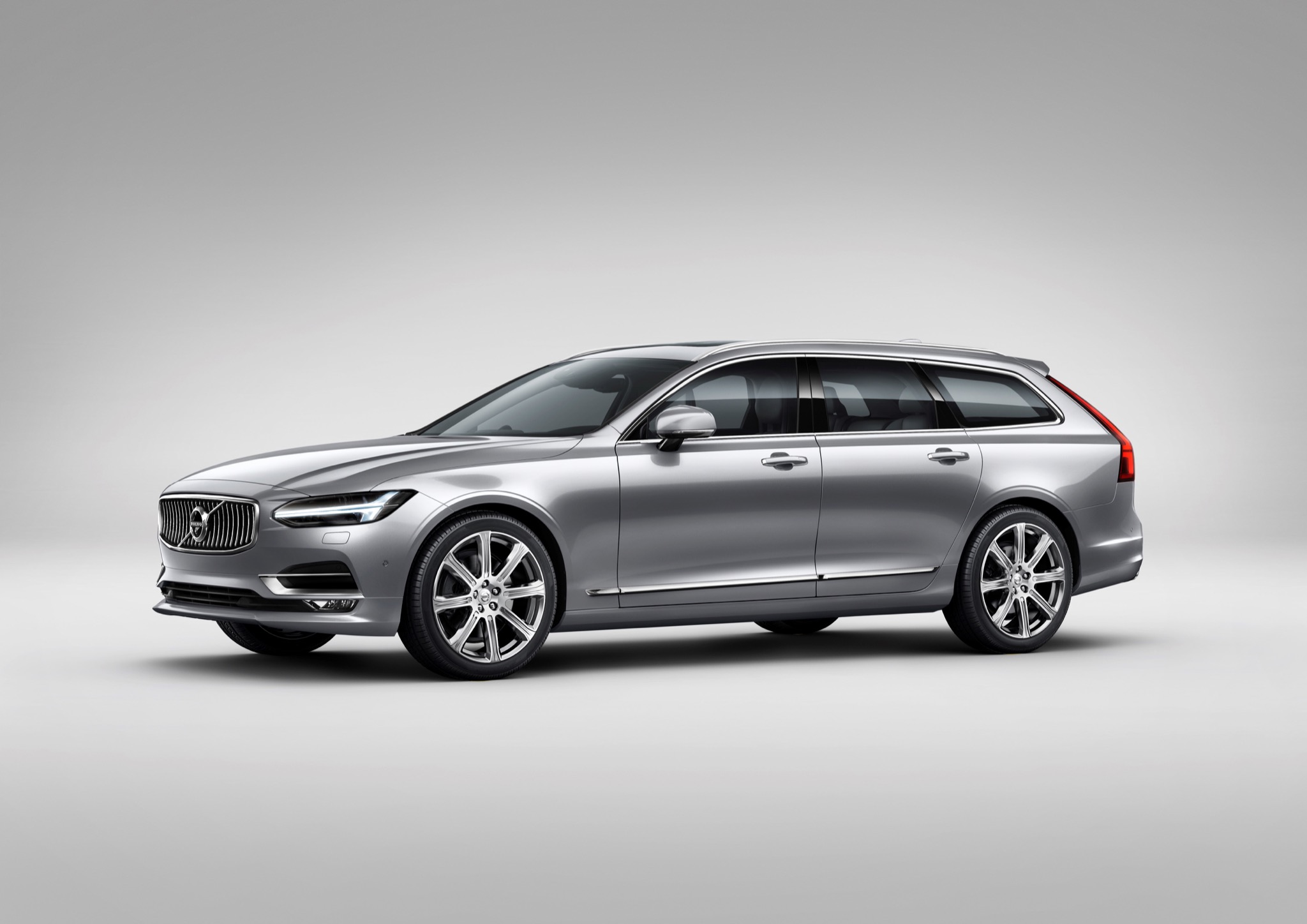 VolvoV90 01
