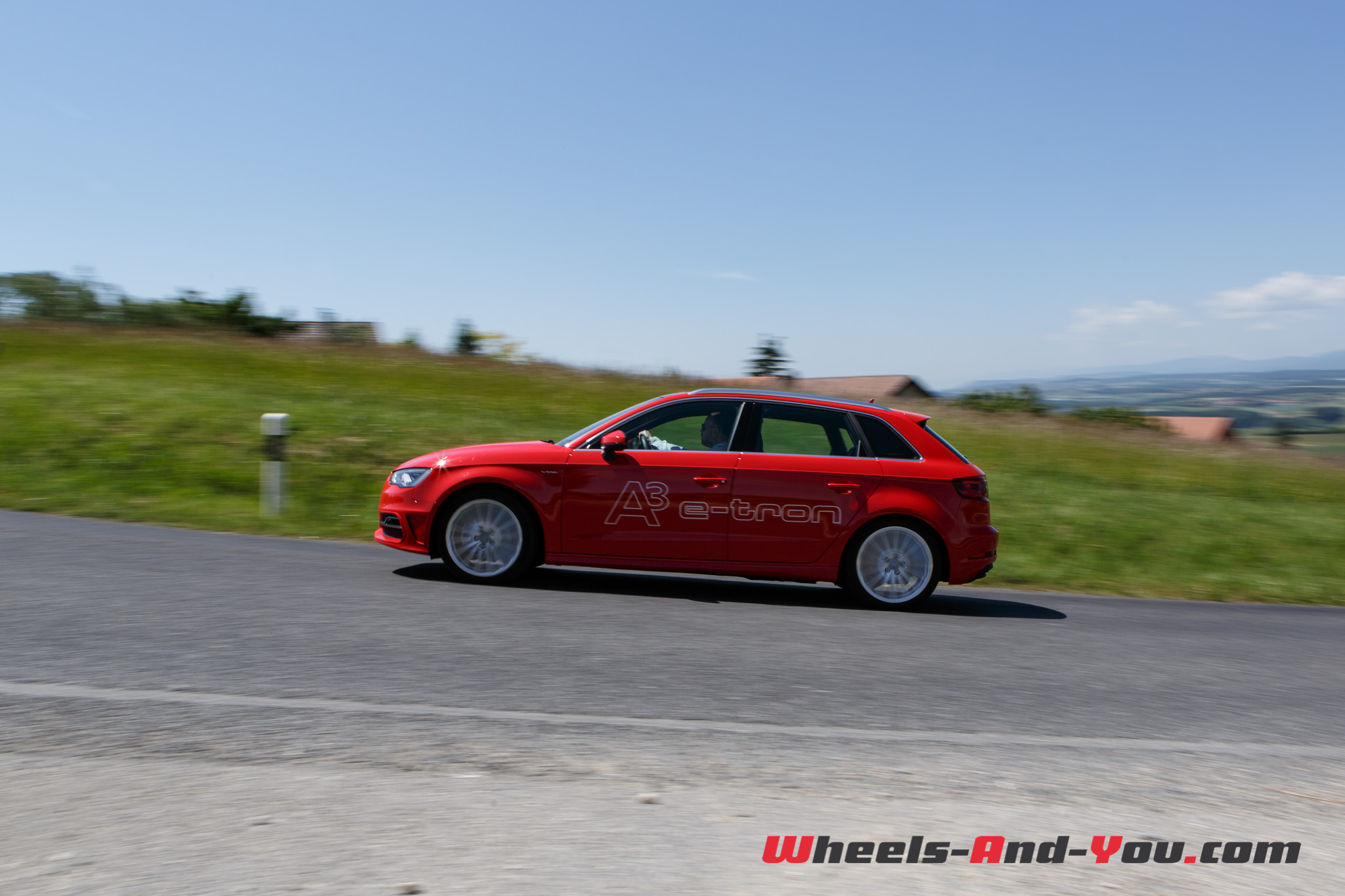 audi-a3-etron-41