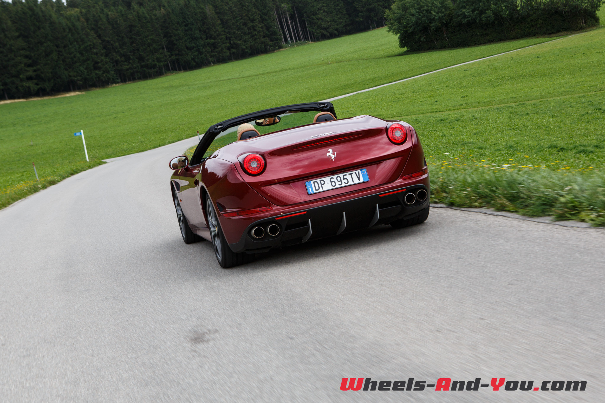 ferrari-california-t-33
