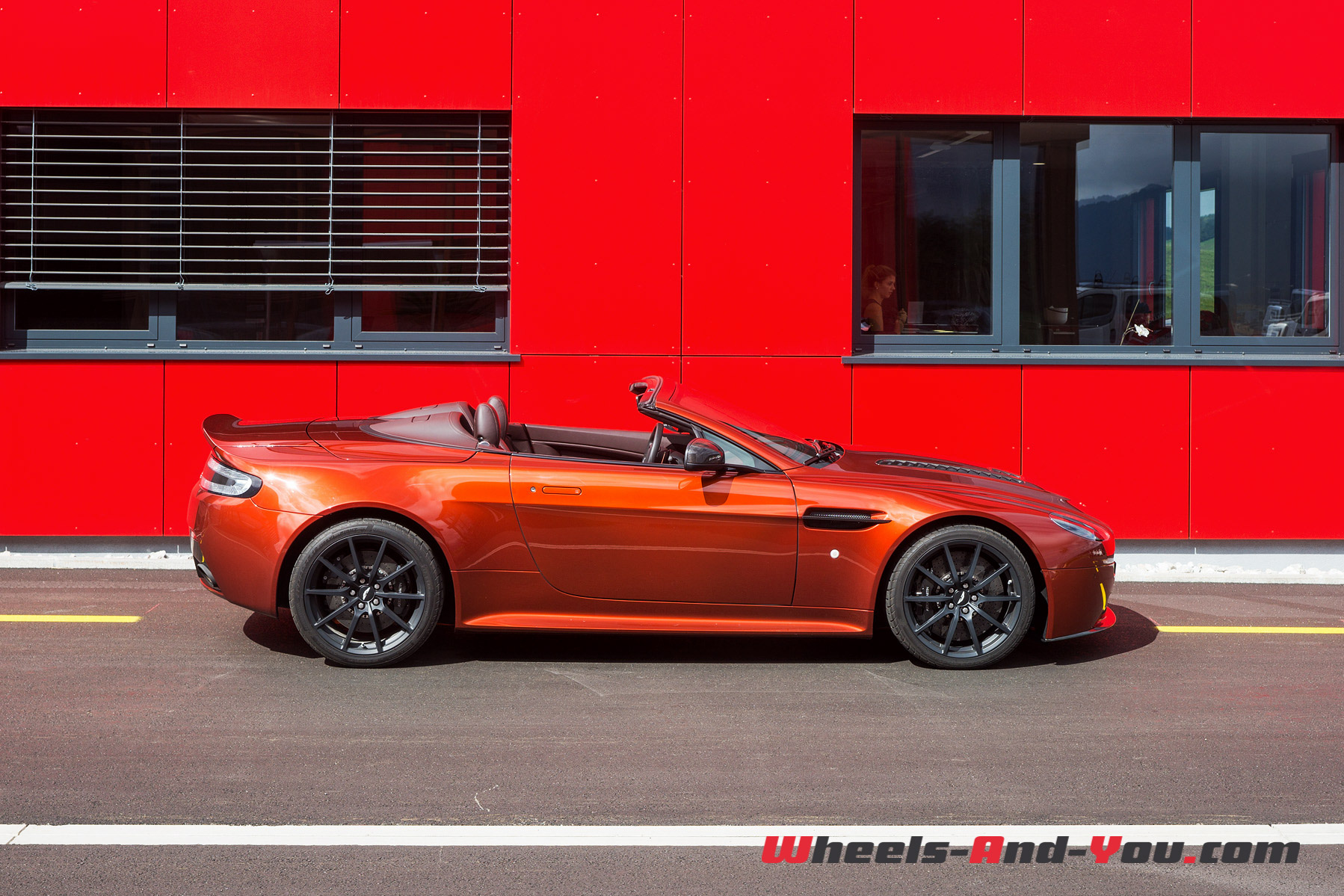 AMV12S Roadster-13
