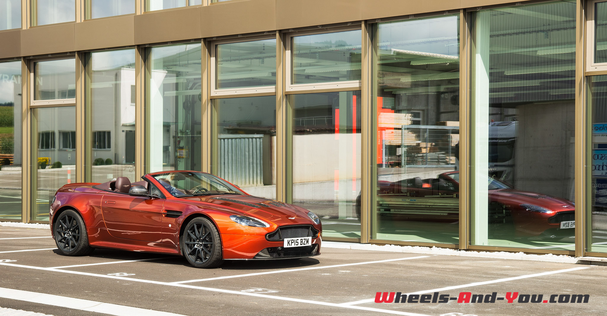 AMV12S Roadster-15