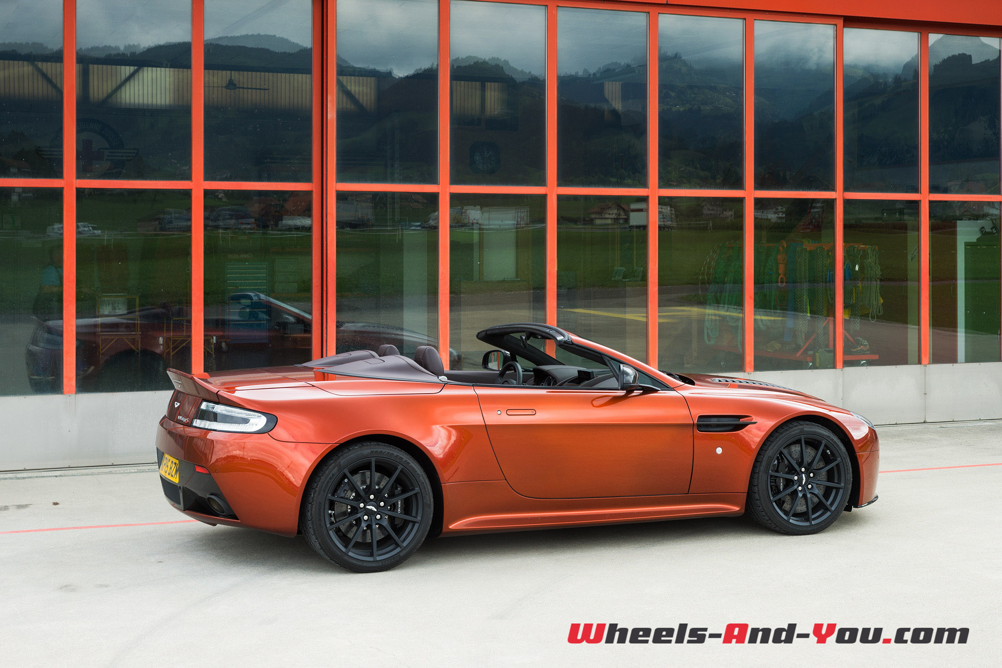 AMV12S Roadster-17