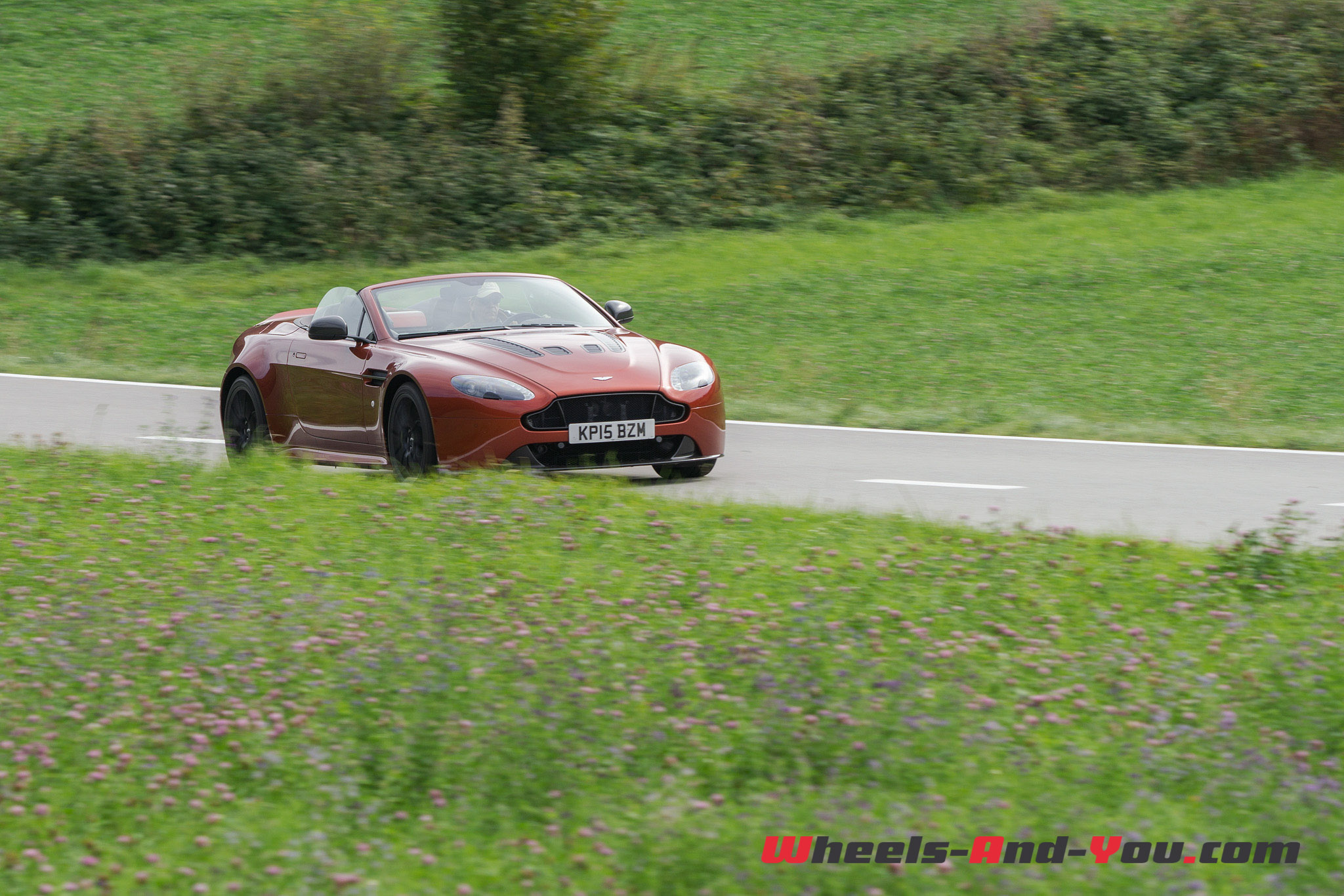 AMV12S Roadster-30