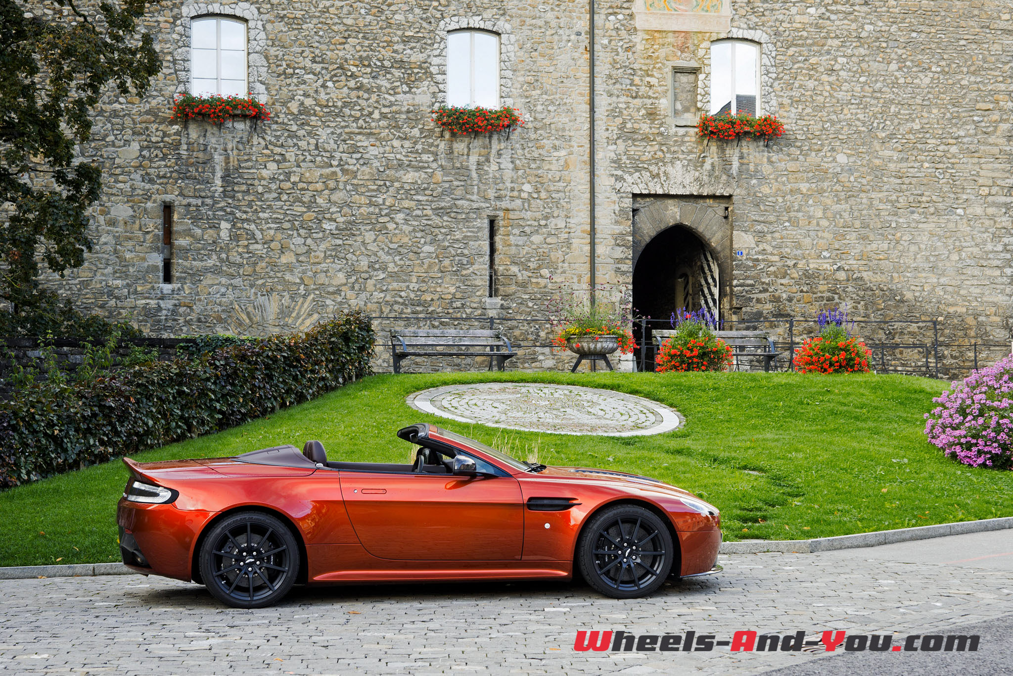 AMV12S Roadster-5
