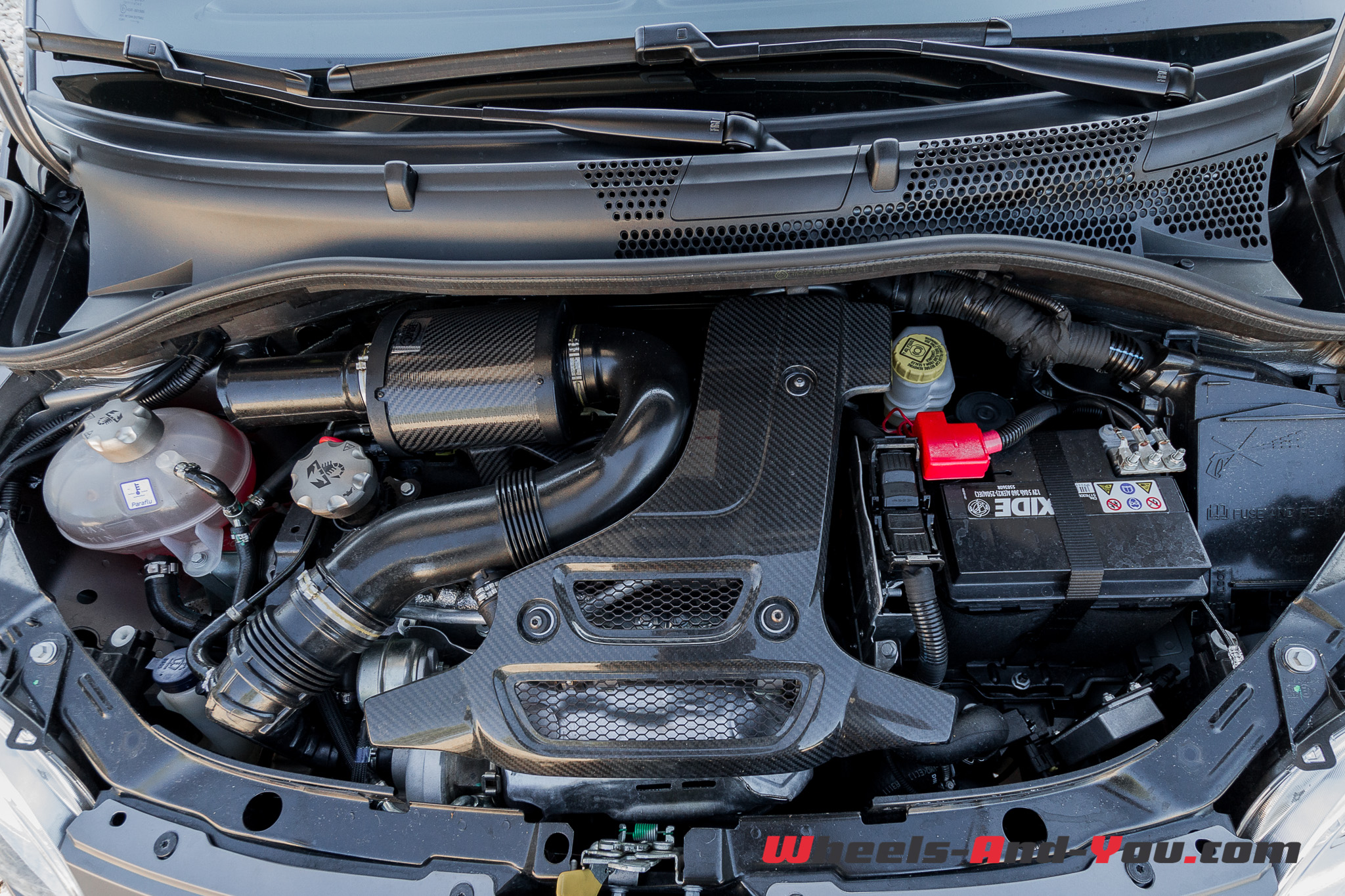 Abarth695Biposto 26
