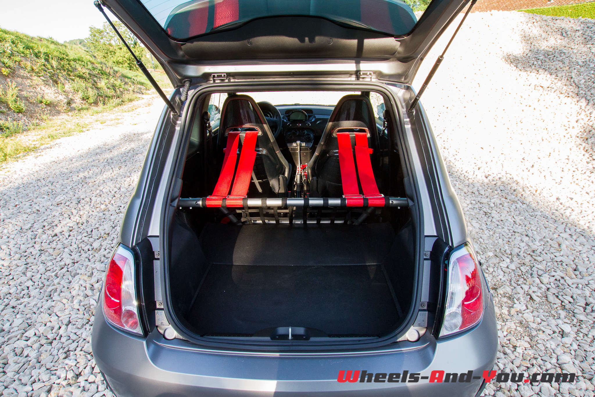 Abarth695Biposto 32