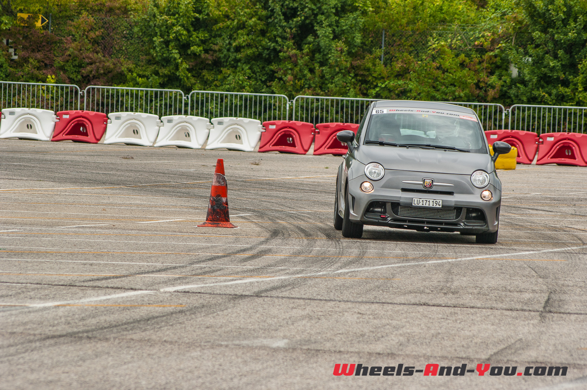 Abarth695Biposto 41