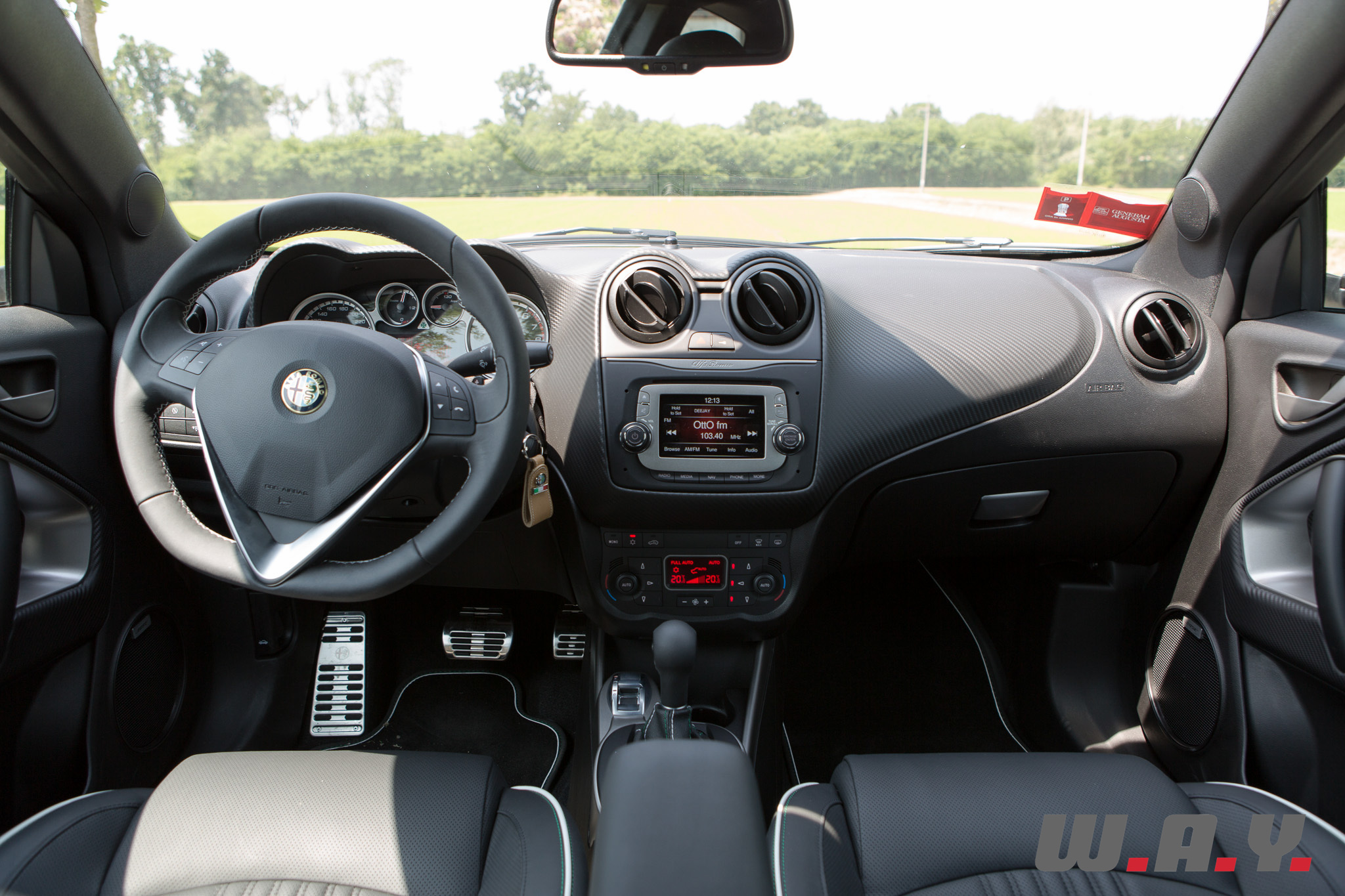 AlfaRomeoMitoQV-13