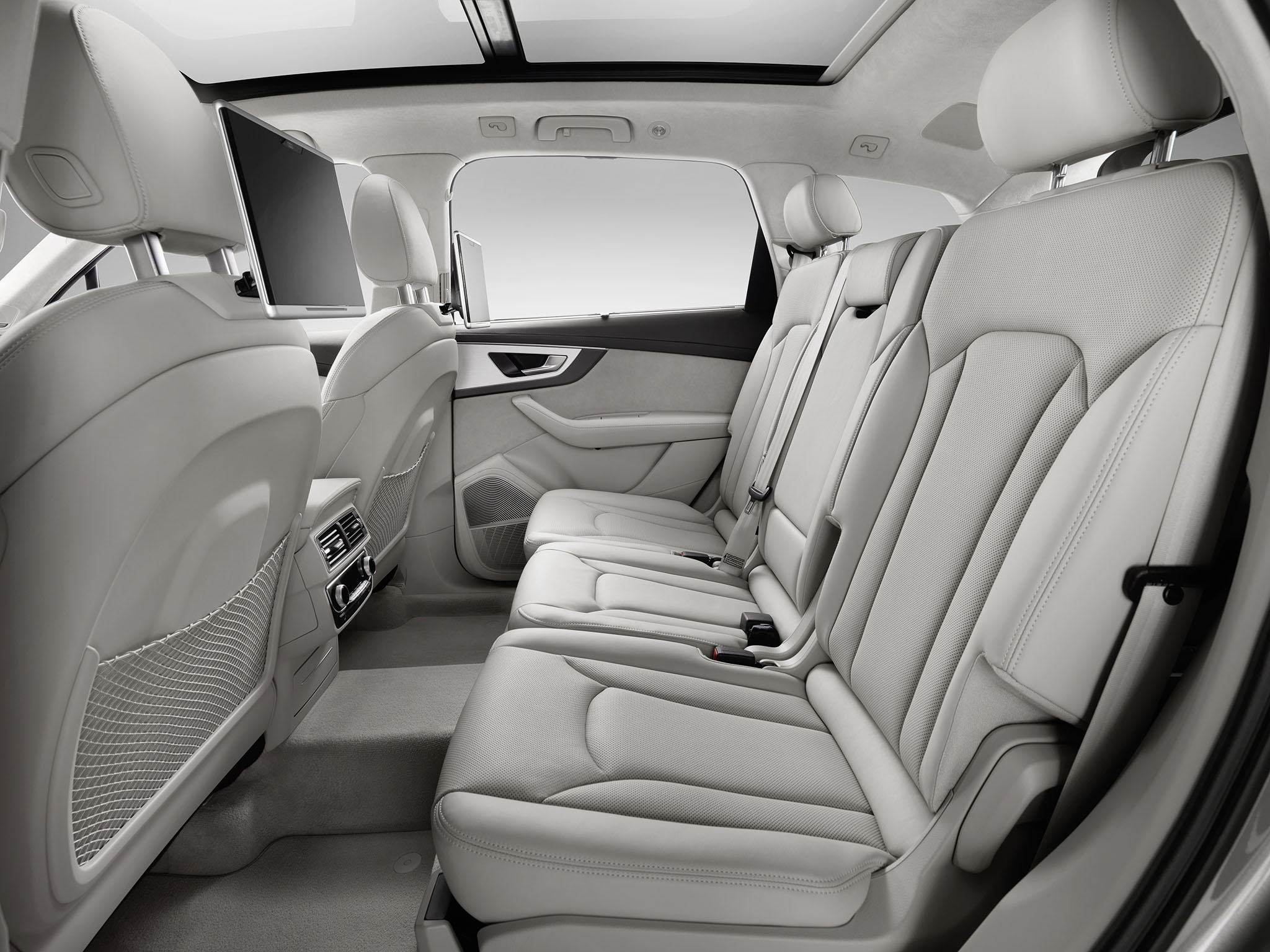 AudiQ7 04