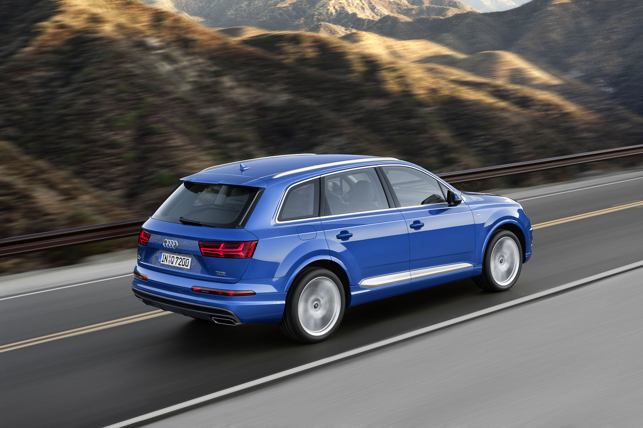 AudiQ7 06