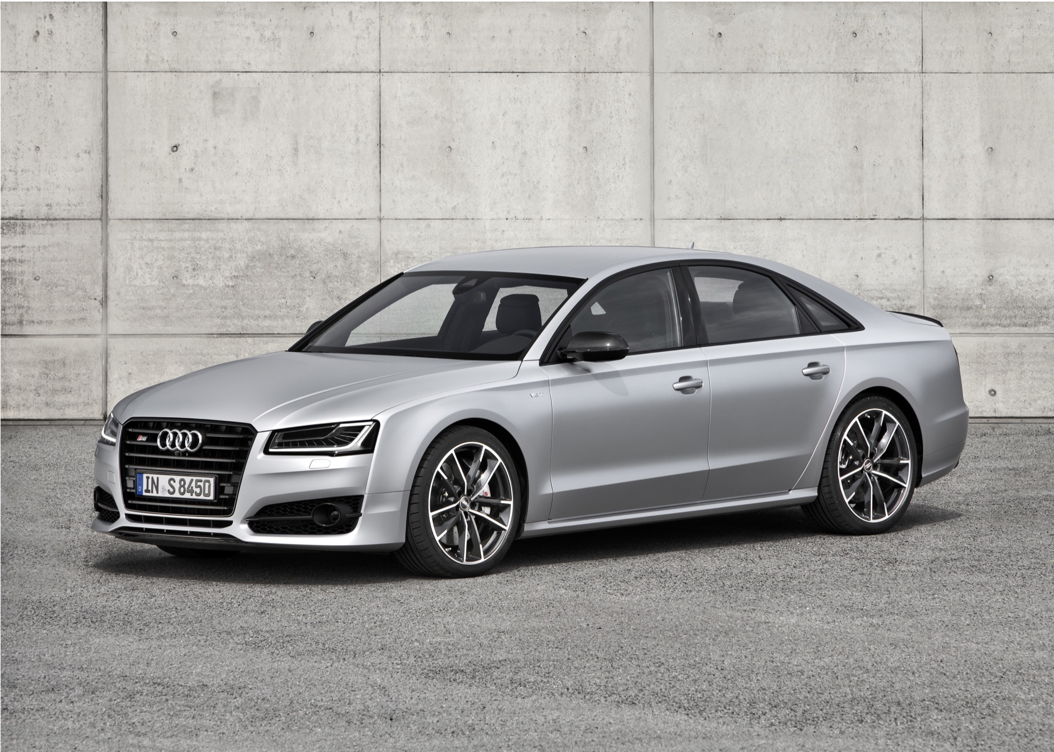 AudiS8plus 01