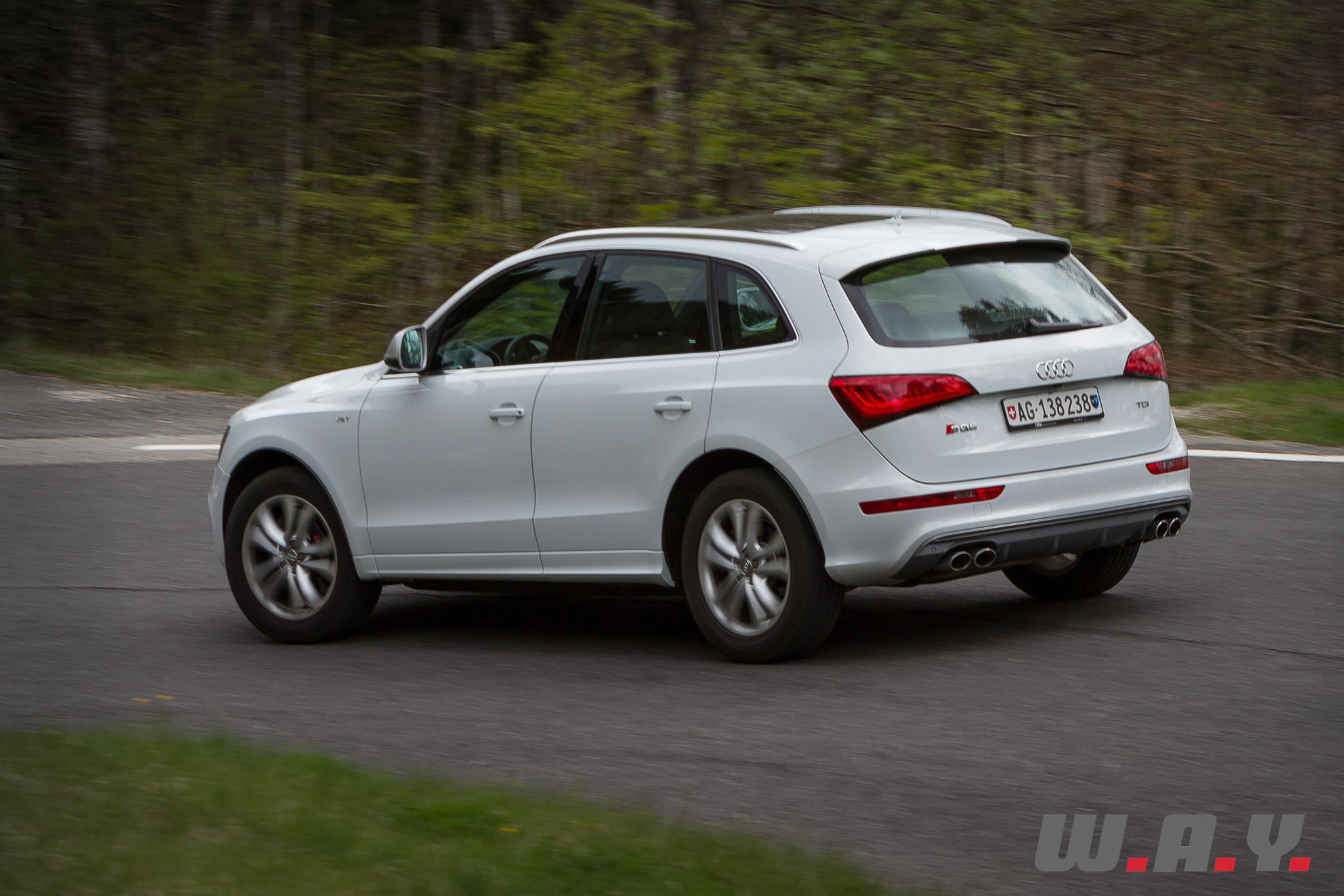 AudiSQ5-13