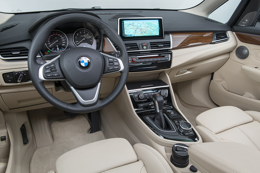BMW2SeriesActiveTourer 03