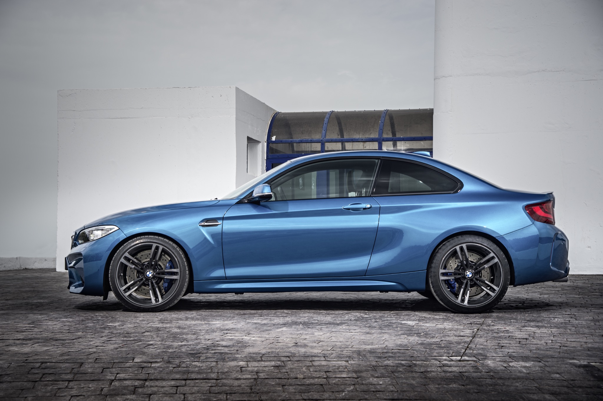BMWM2 04