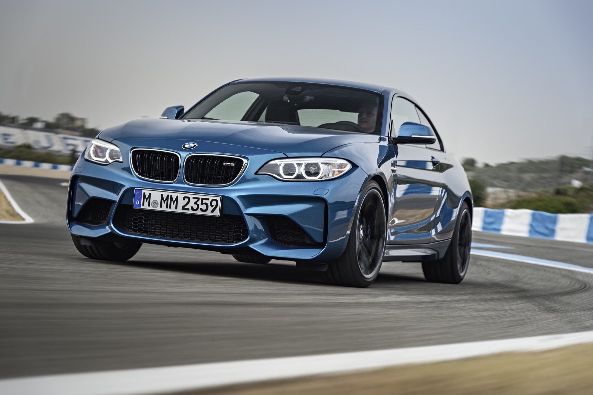 BMWM2 07