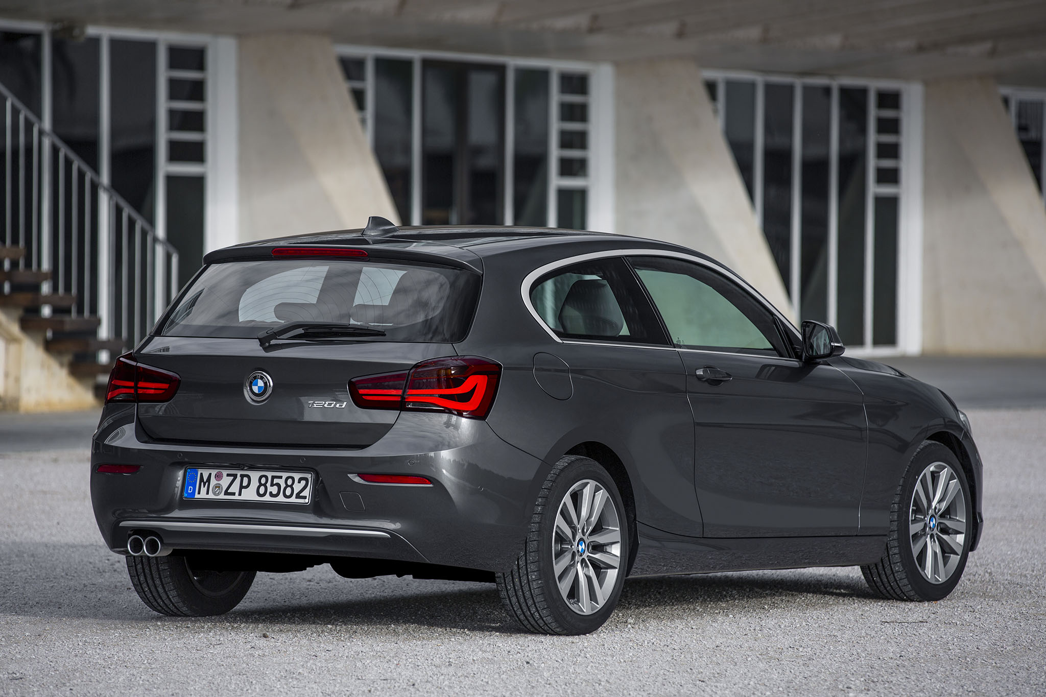 BMWSerie1 04