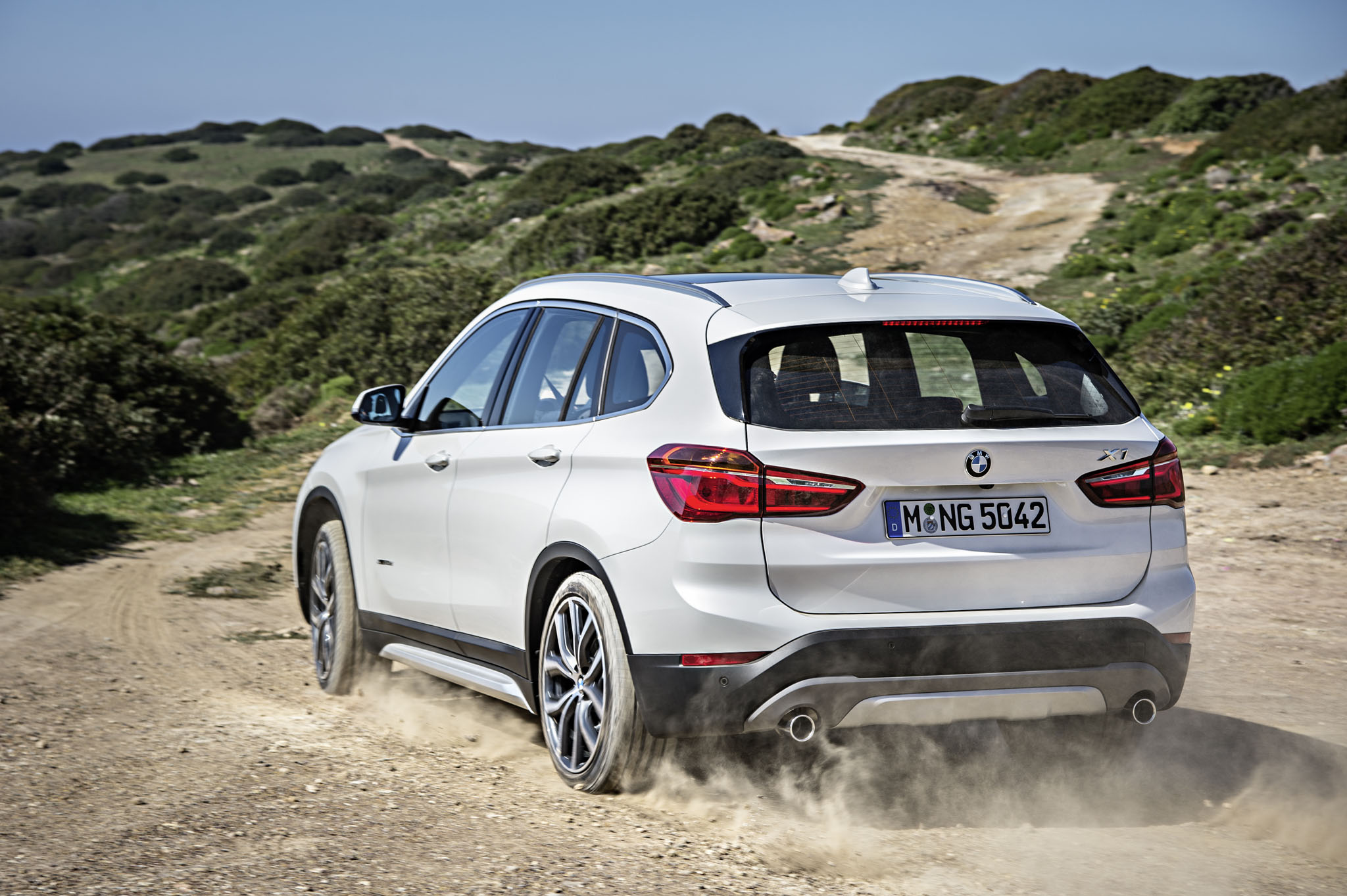 BMWX1 05