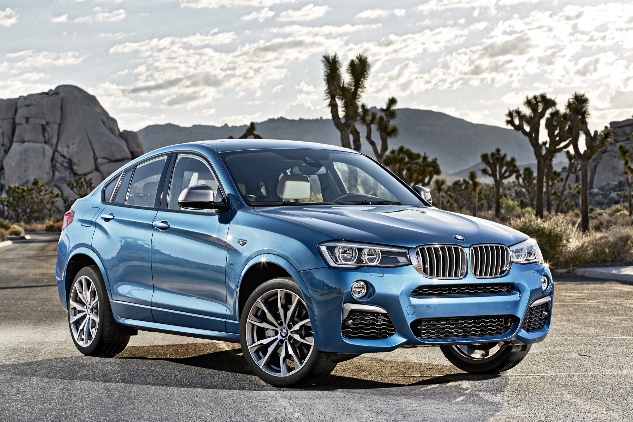 BMWX4M40 01