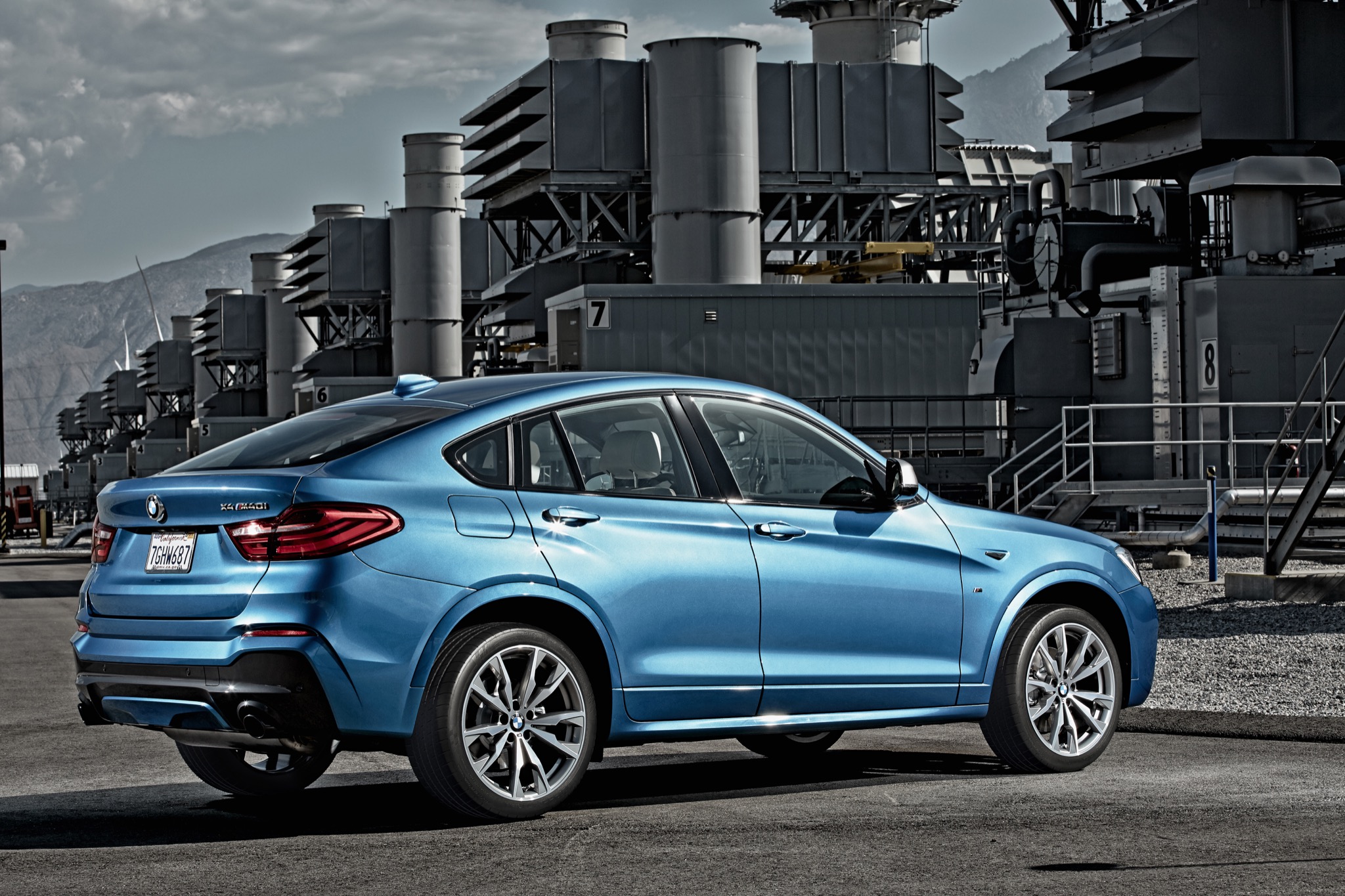 BMWX4M40 02