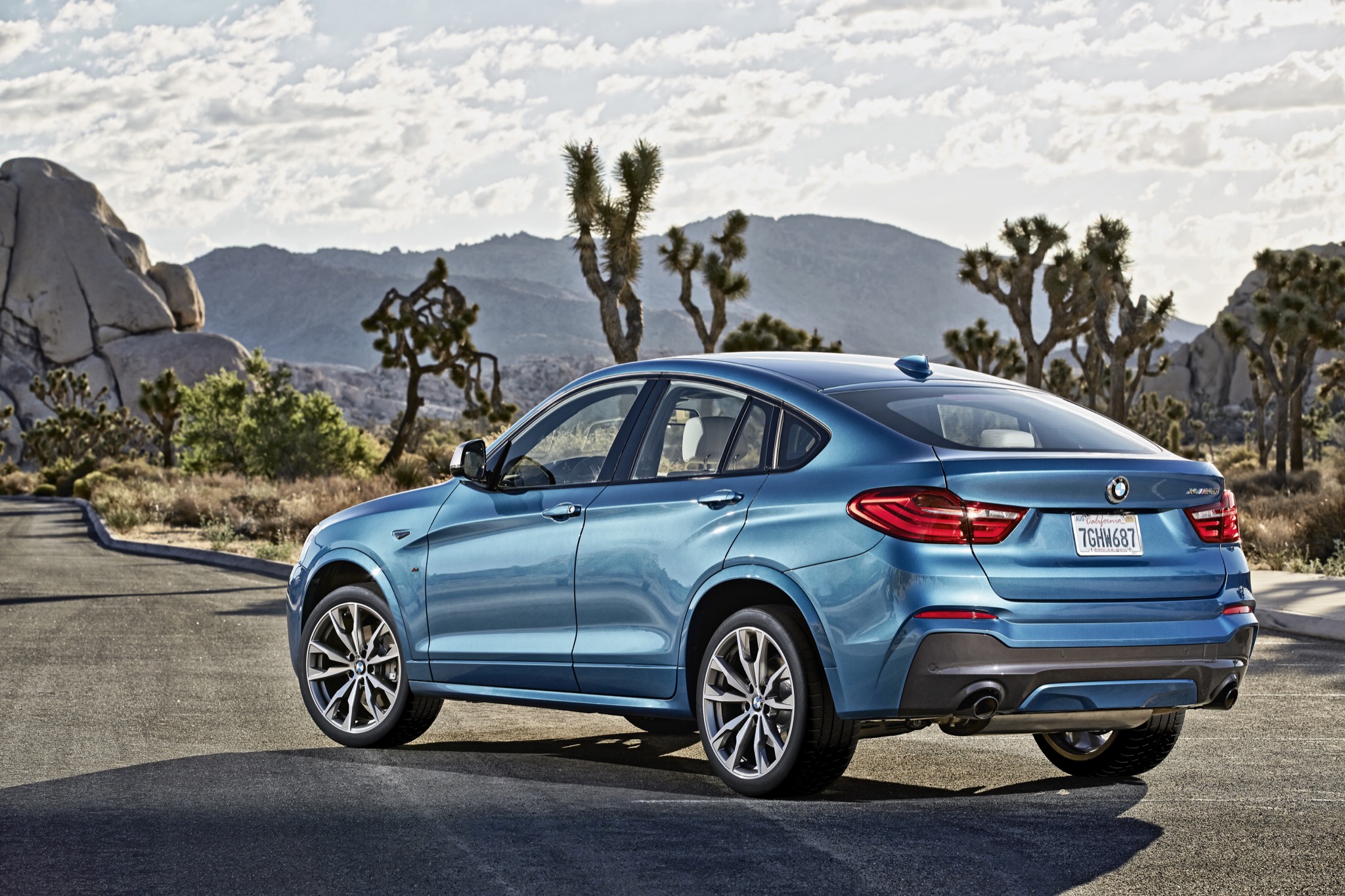 BMWX4M40 10