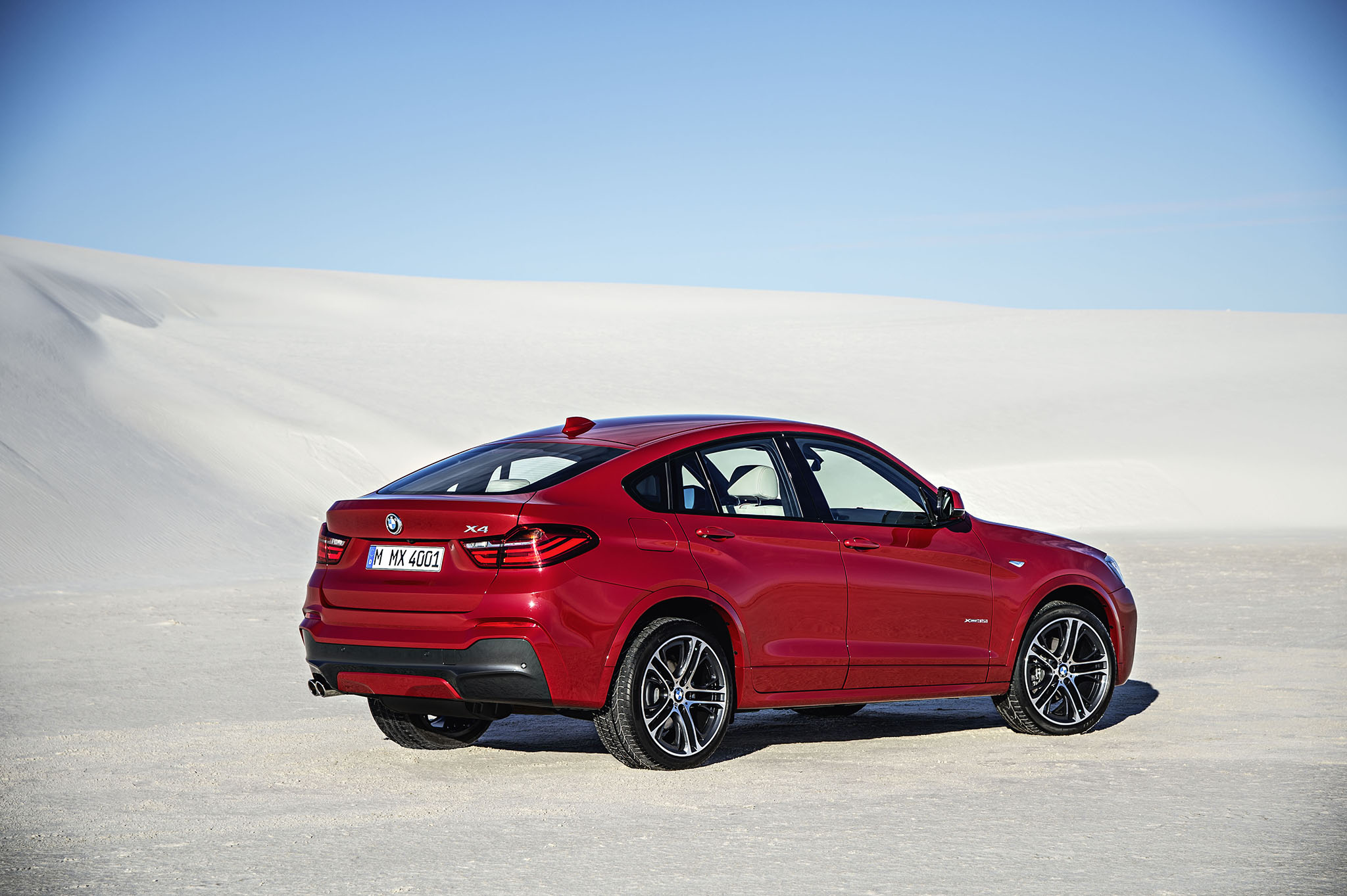 BMWX4 02
